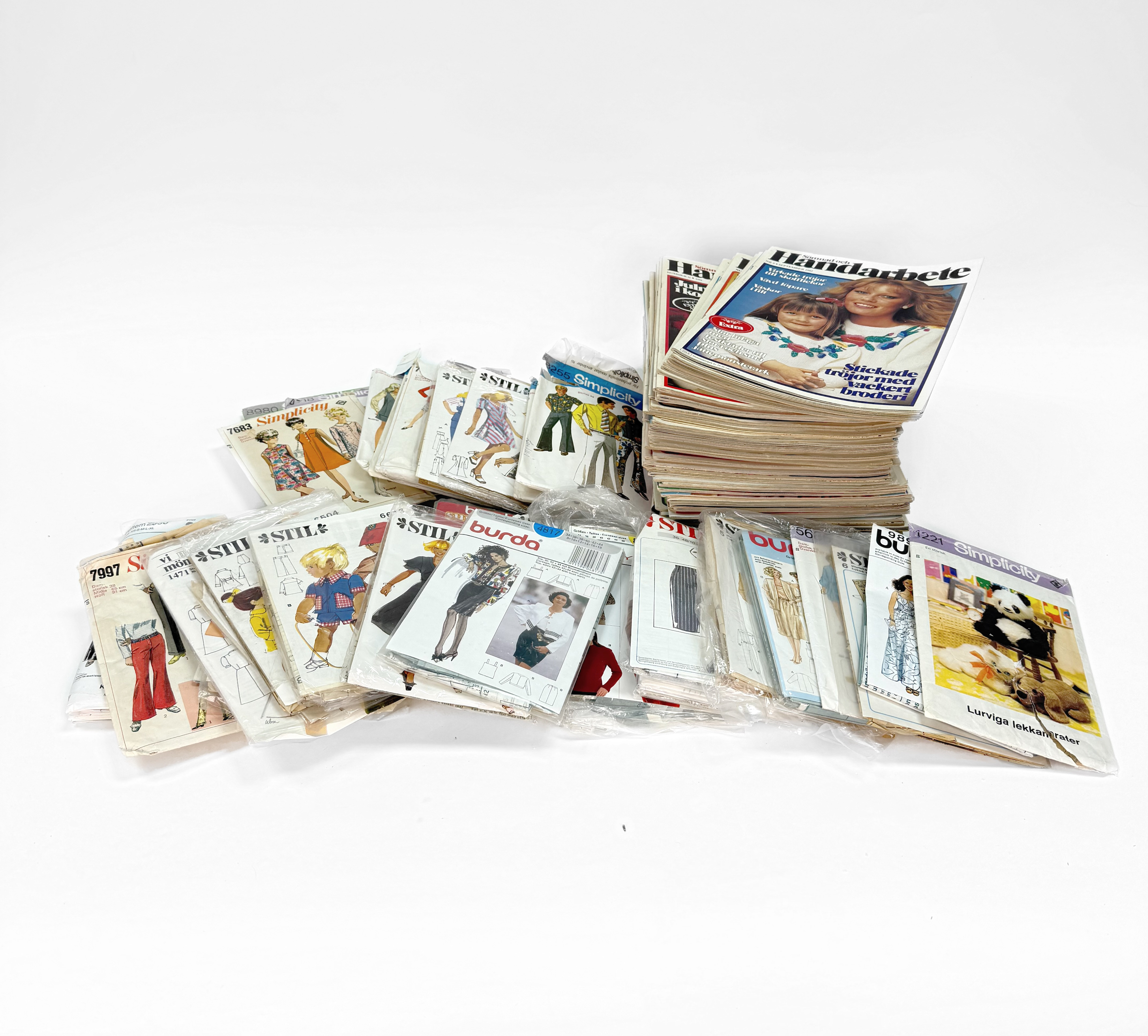 TIDNINGAR & MÖNSTER - Sömnad och handarbete ,1mönster bla stik & burdo 979 - 1982. 58st.