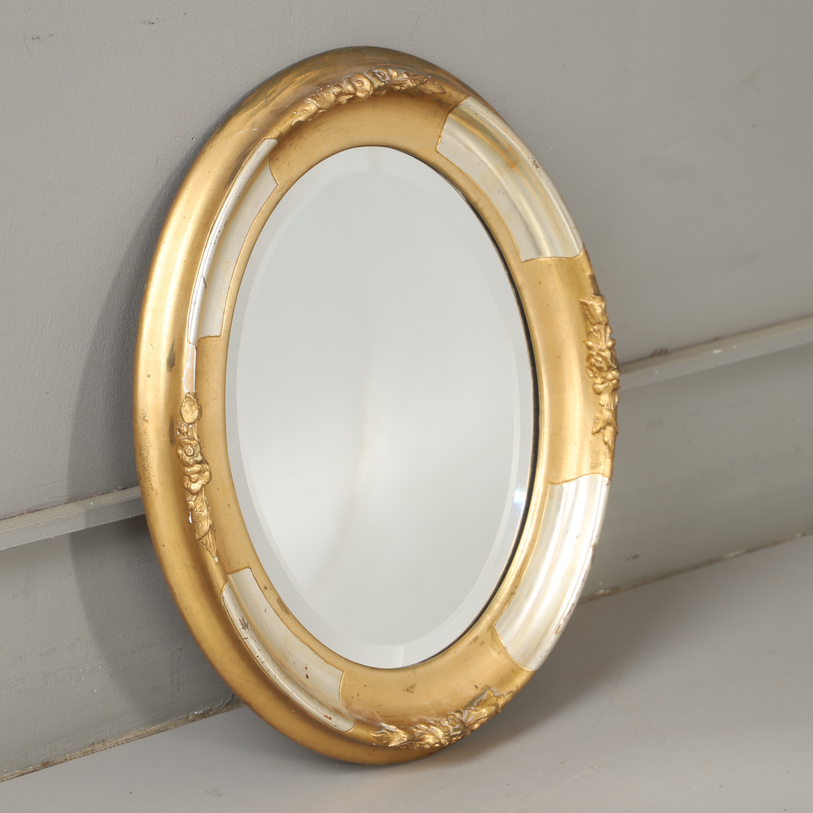 SPEGEL, förgylld, 1900-talets första hälft.