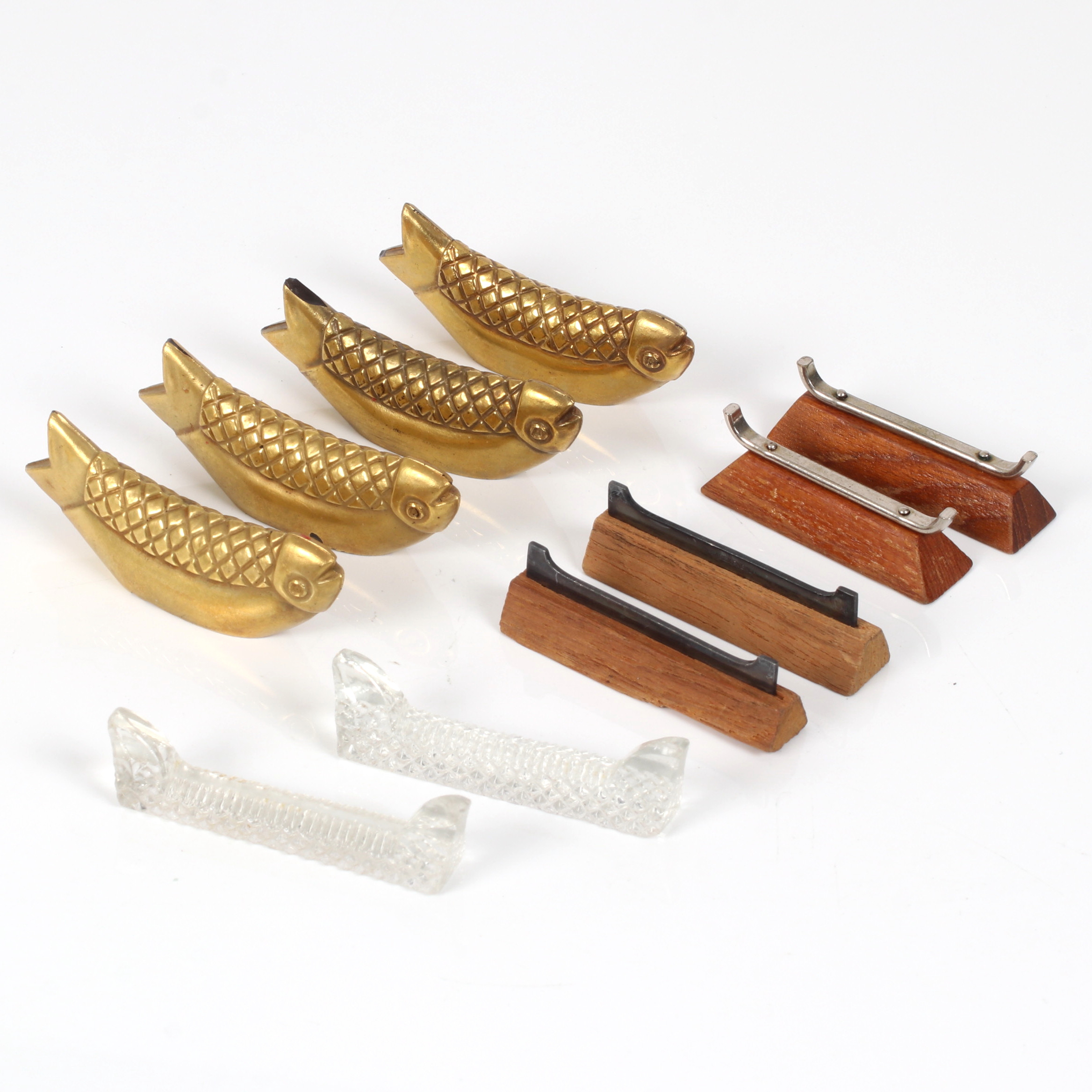 SMÖRHUNDAR, 10 st glas, teak. Bl.a. Gullaskruf. 1900-tal.