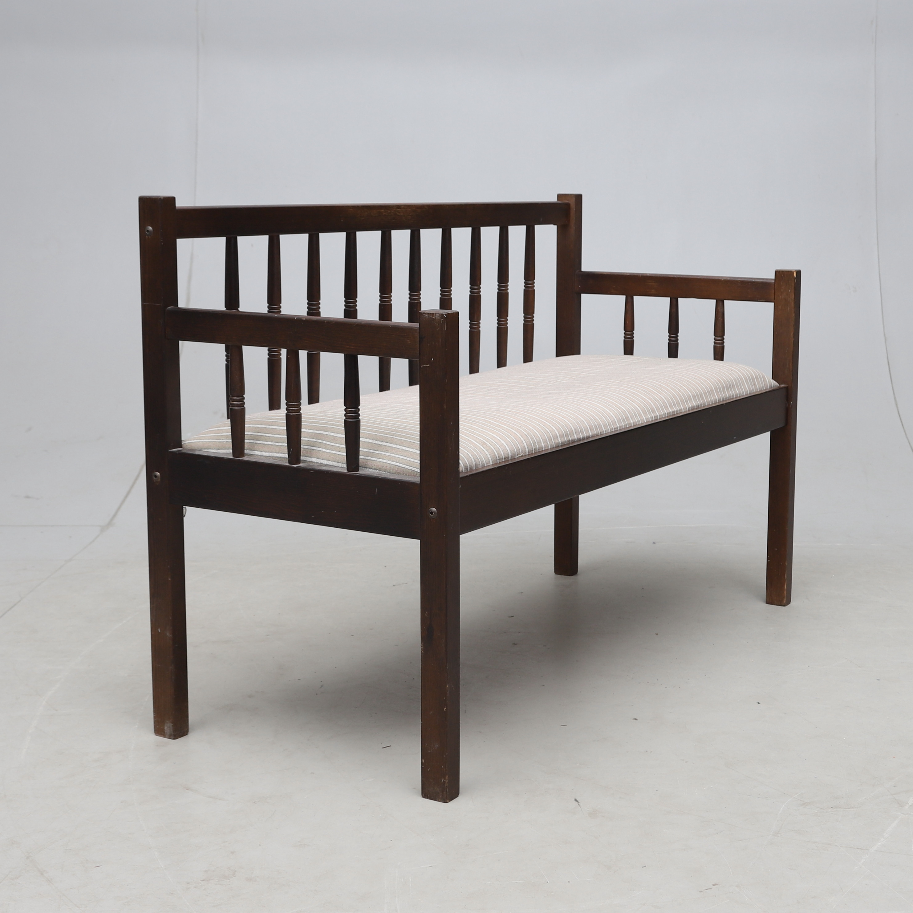 PINNSOFFA, trä, 1900-talets andra hälft.