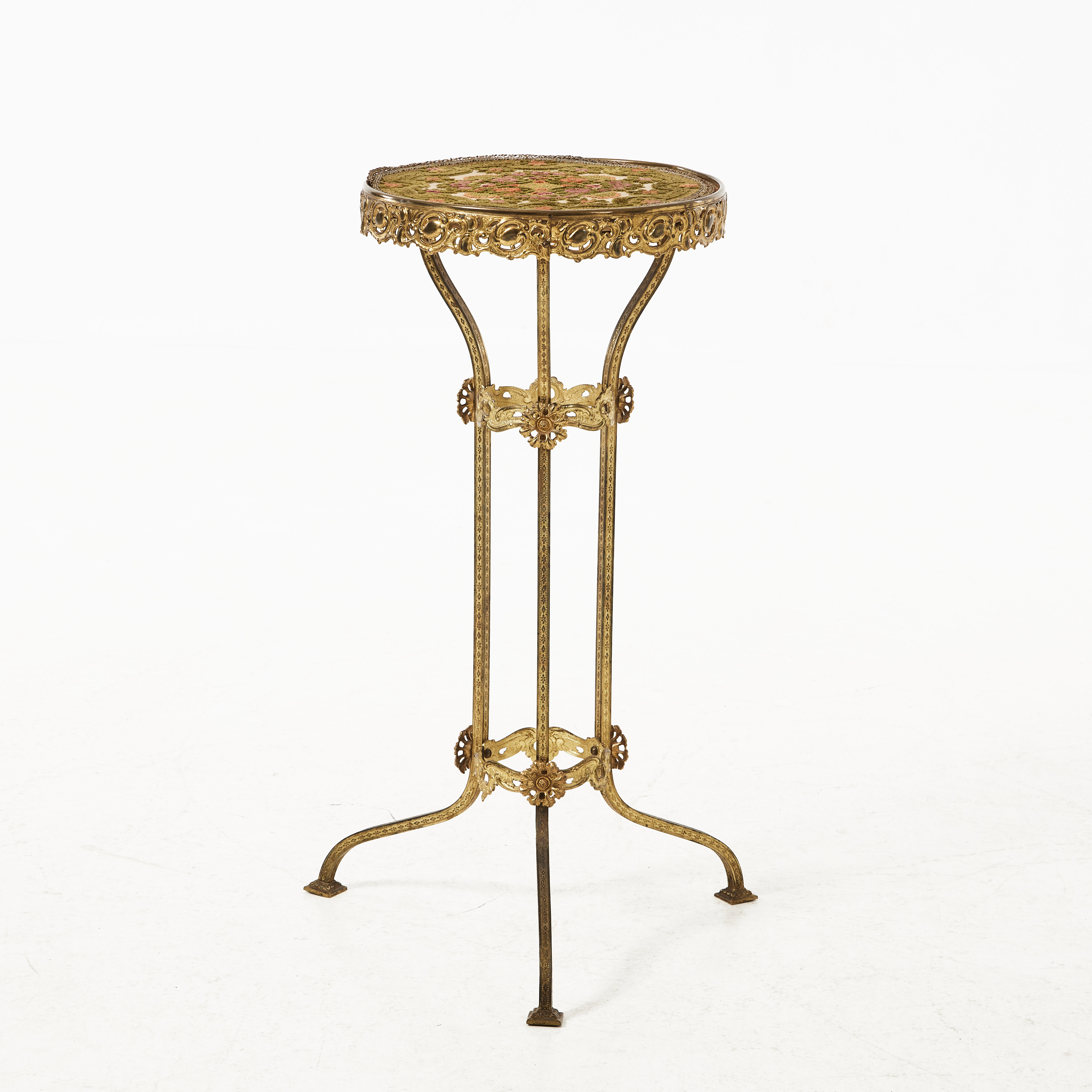 PIEDESTAL/LAMPBORD, omkring 1900, stomme i mässing, toppskiva i sten.