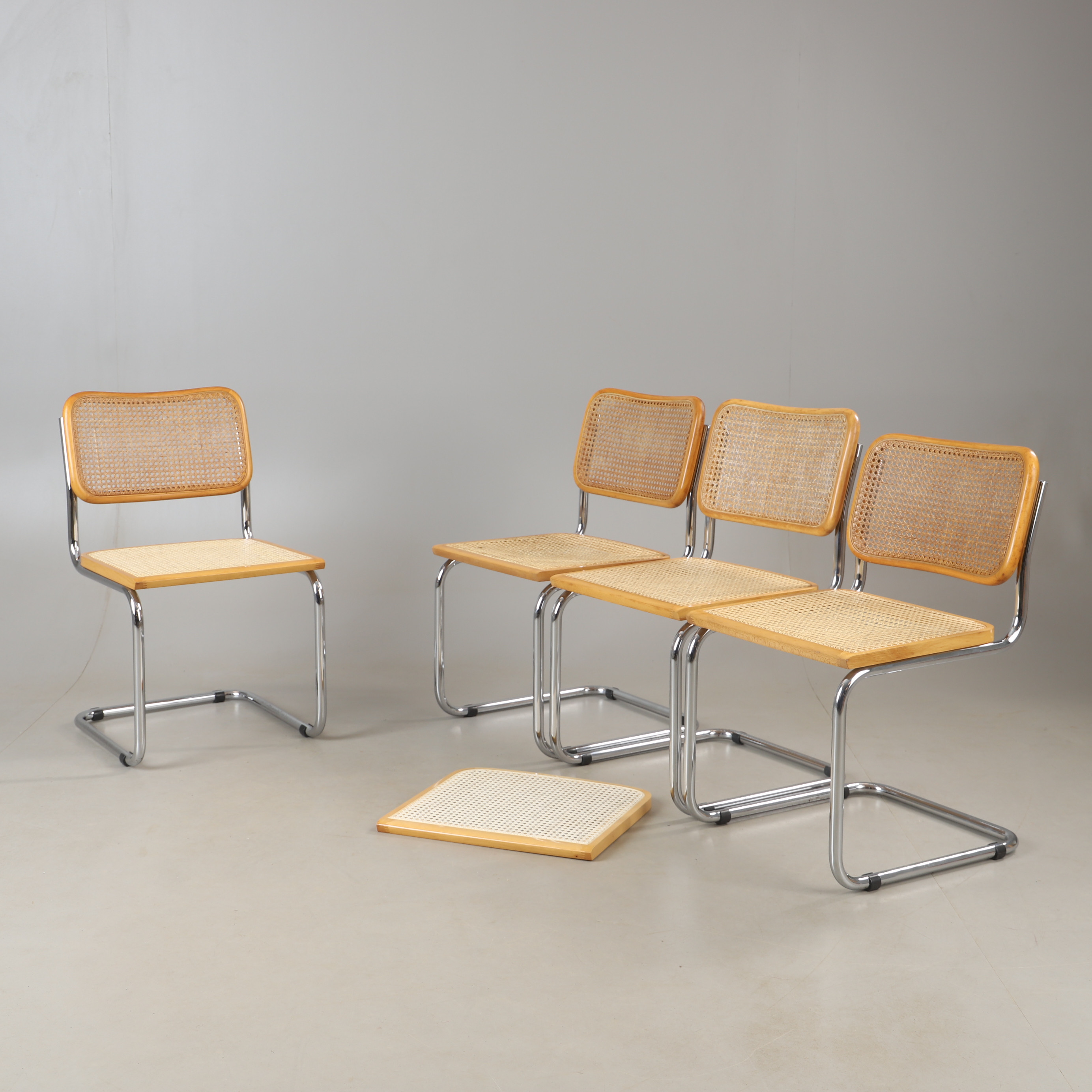 STOLAR, 4 stycken, rotting/bok med kromad stomme, Bauhausmodell, 1900-talets andra hälft.