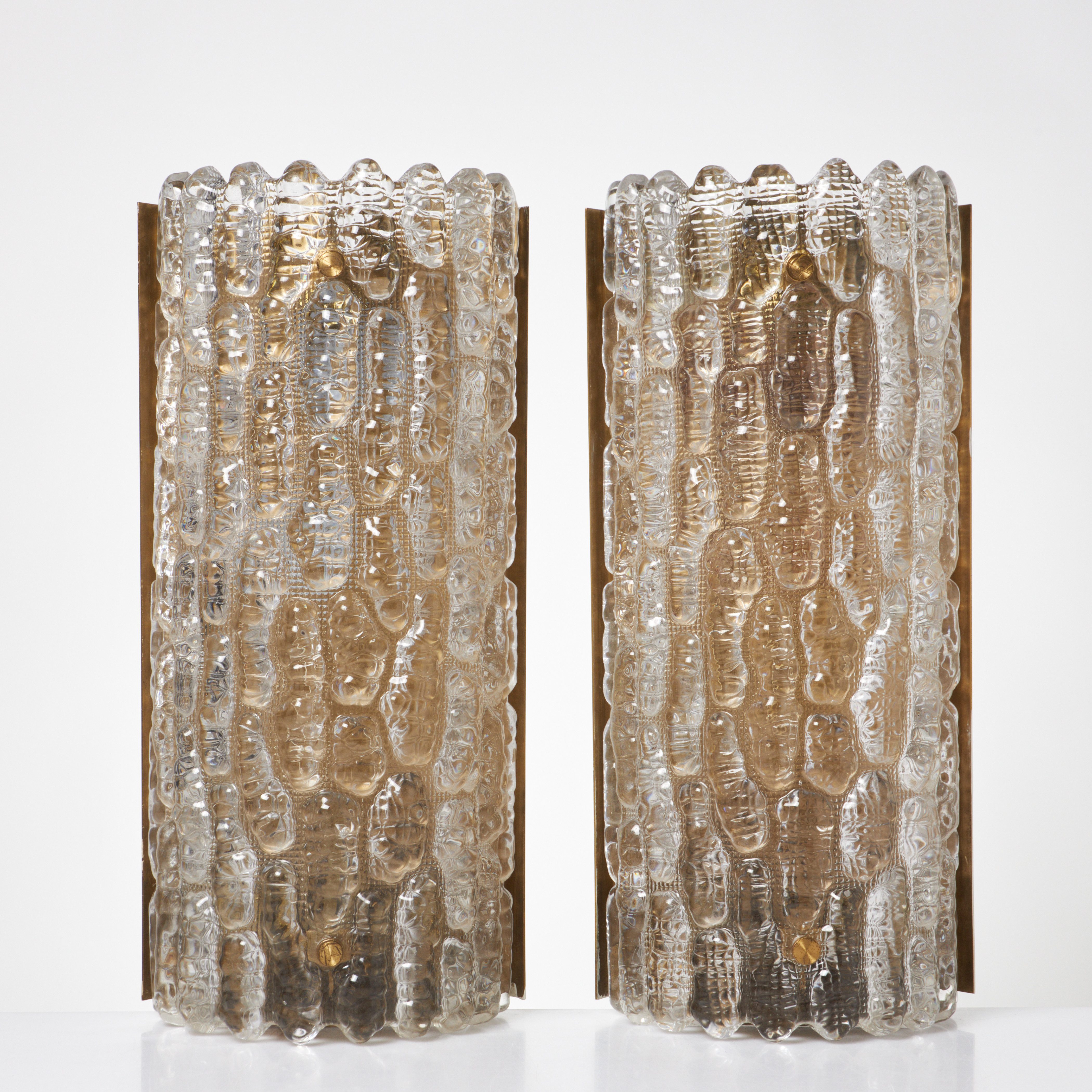 CARL FAGERLUND. vägglampor, ett par, större modell, glas samt mässing, Orrefors, tre ljusskällor.