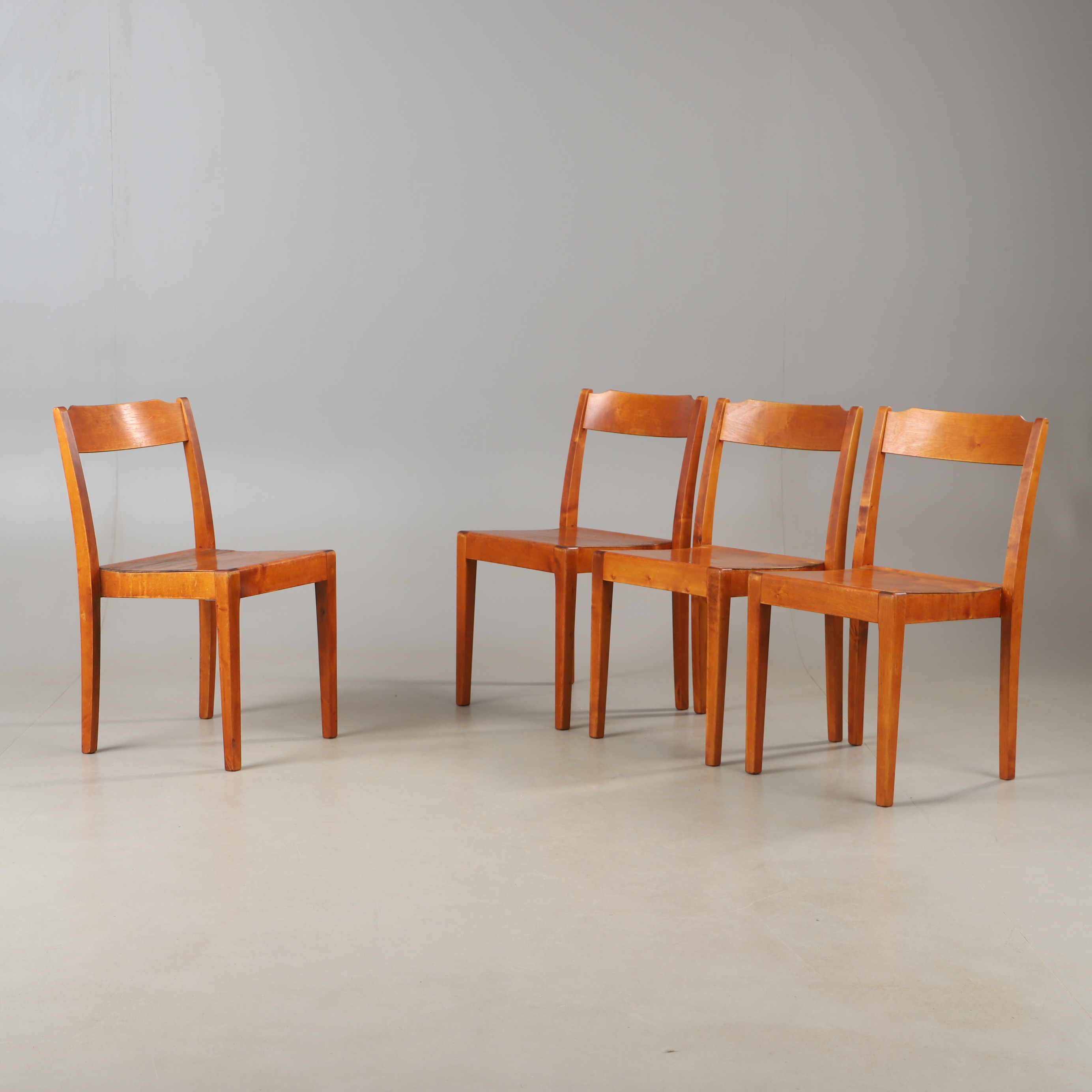 SVEN MARKELIUS. Stolar, 4 stycken, "Orkesterstolen", björk, 1900-talets mitt.