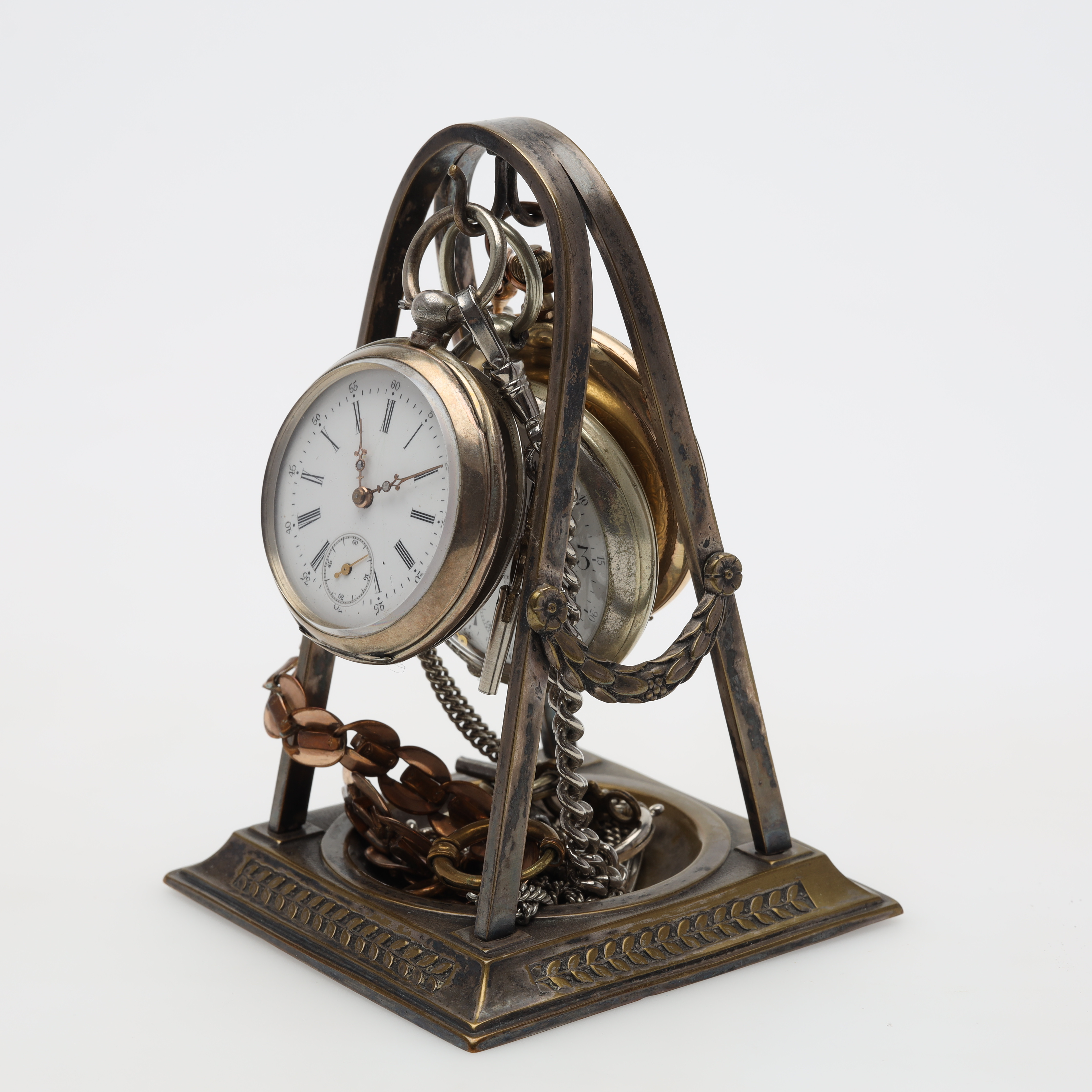 FICKUR 3 stycken samt fickurshållare.