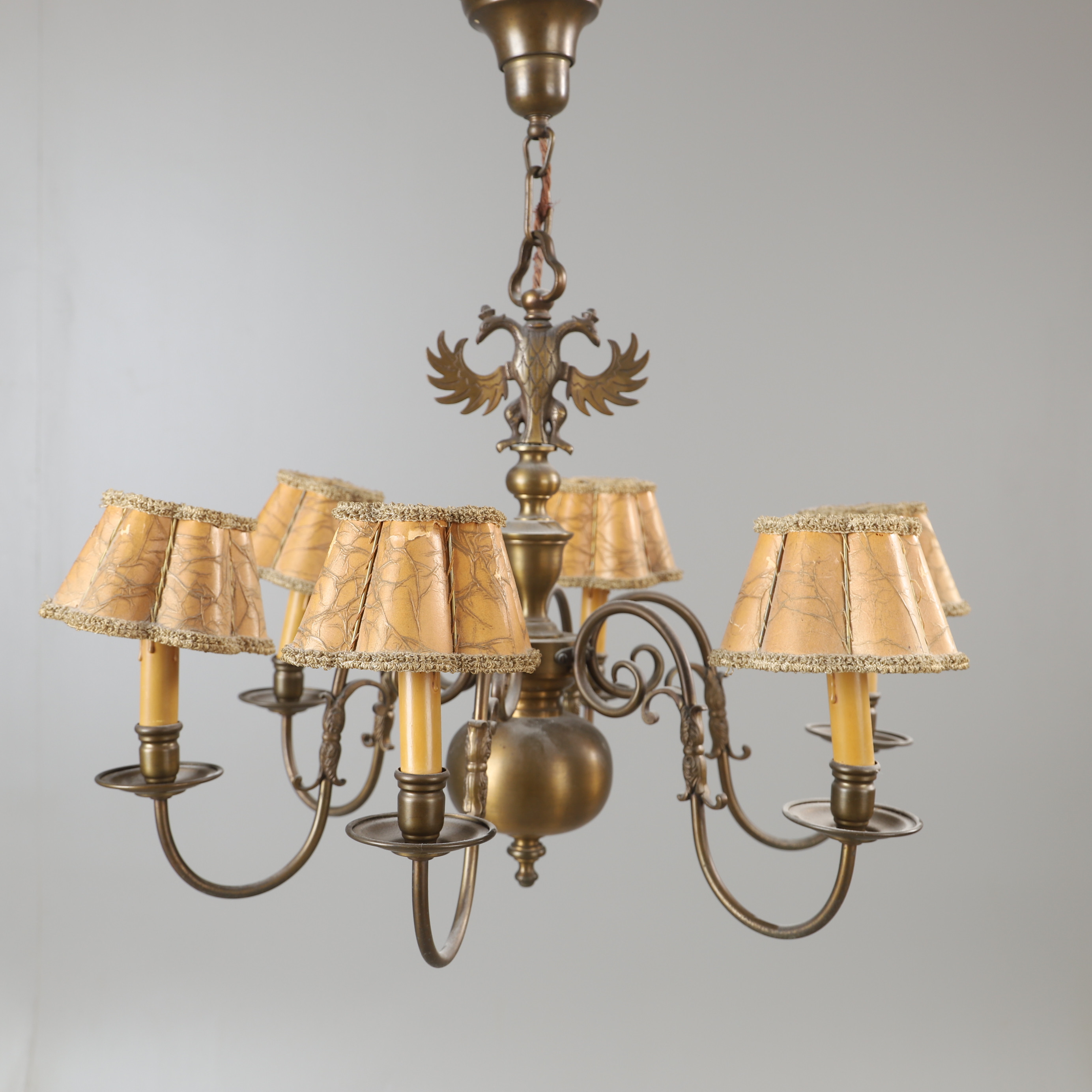 TAKLAMPA, 6-armad, patinerad mässing, 1900-talets första hälft.