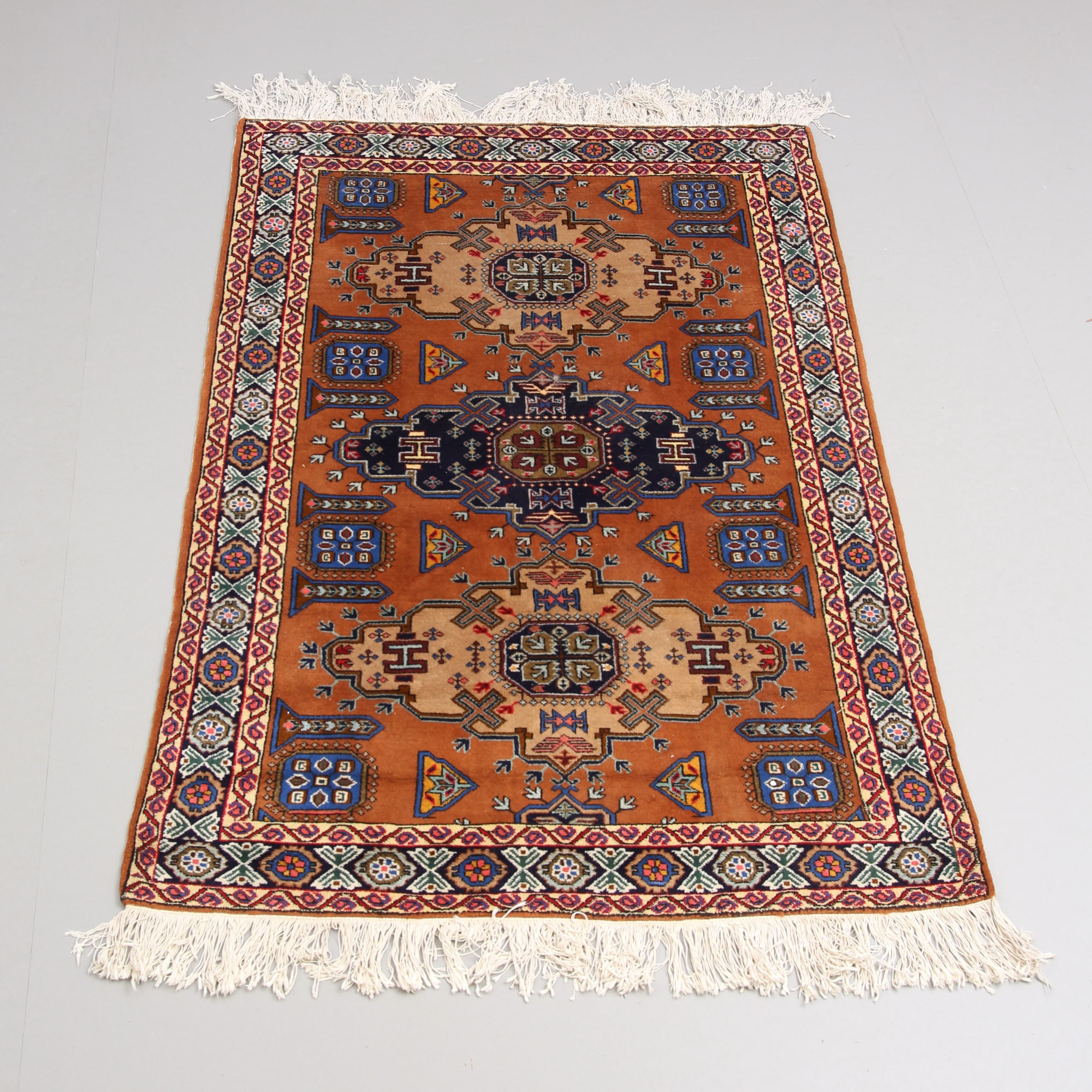 ORIENTALISK MATTA, handknuten, Turkiet, 200 x 135 cm.