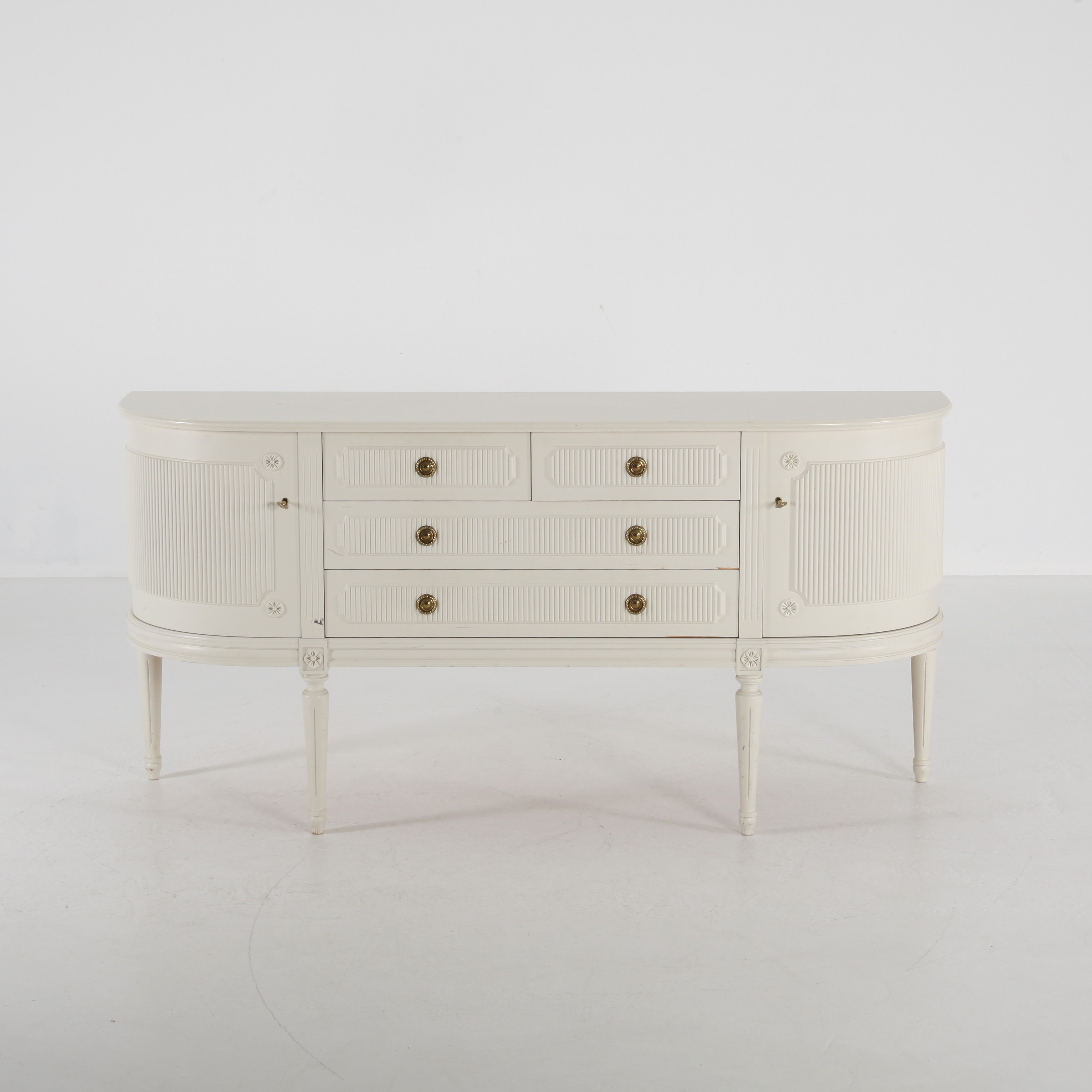 SERVERINGSSKÅP/SIDEBOARD, 165 cm långt, Gustaviansk stil, 1900-talets senare del.