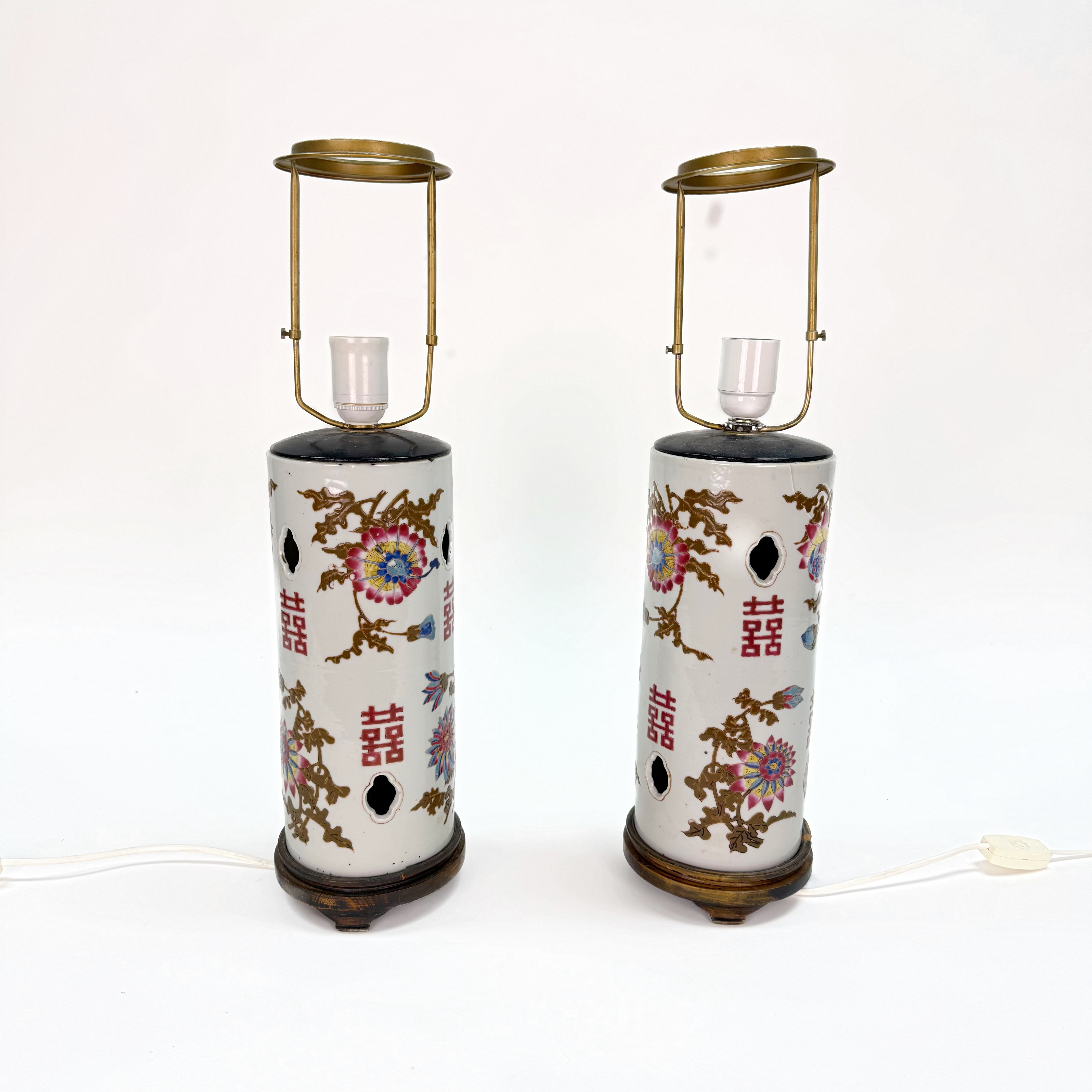BORDSLAMPOR - 2st av perukstockar, Kina,1900 talets mitt.