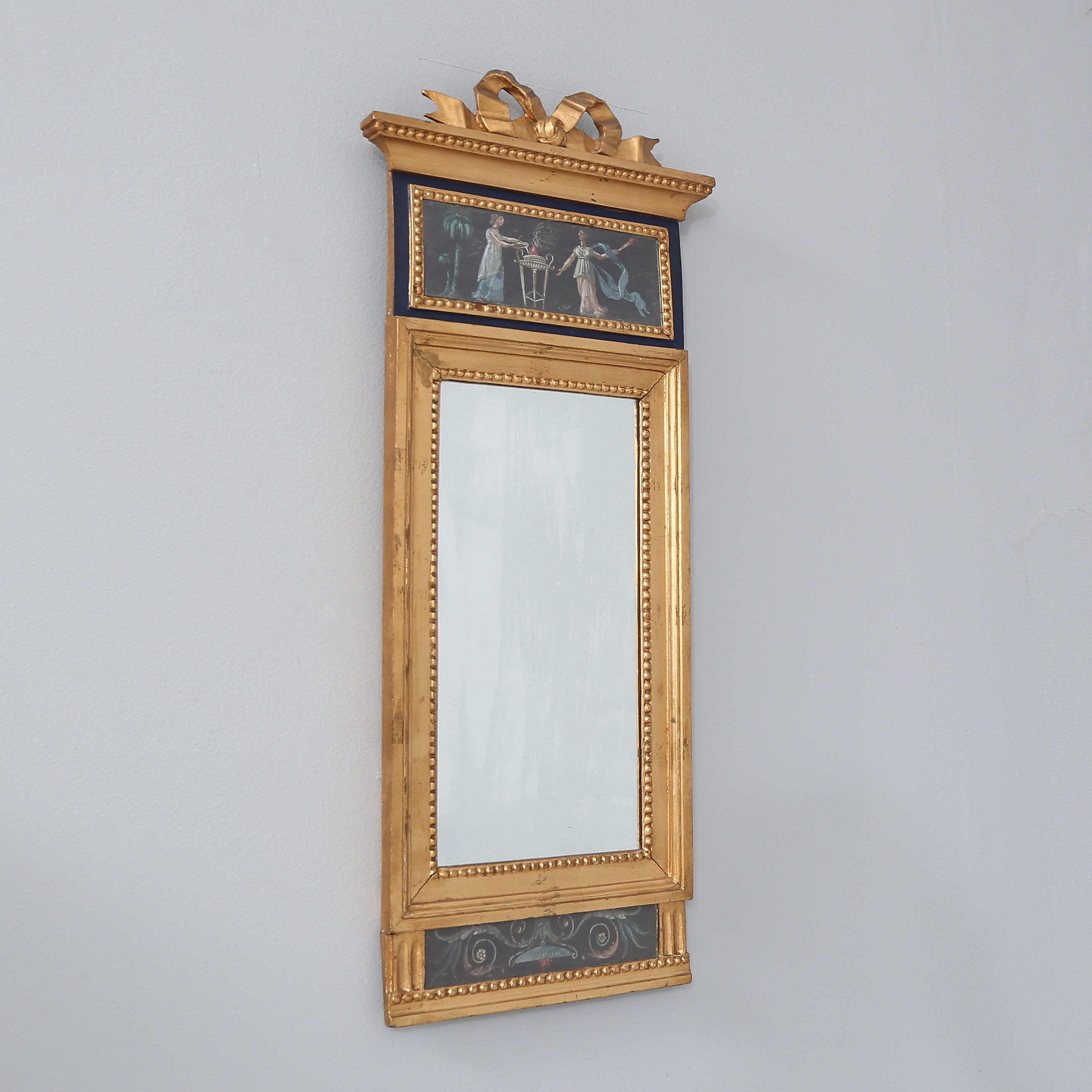SPEGEL, sengustaviansk, Georg Lindberg, spegelfabrikör i Stockholm 1767-1804, med gouacher, signerad.