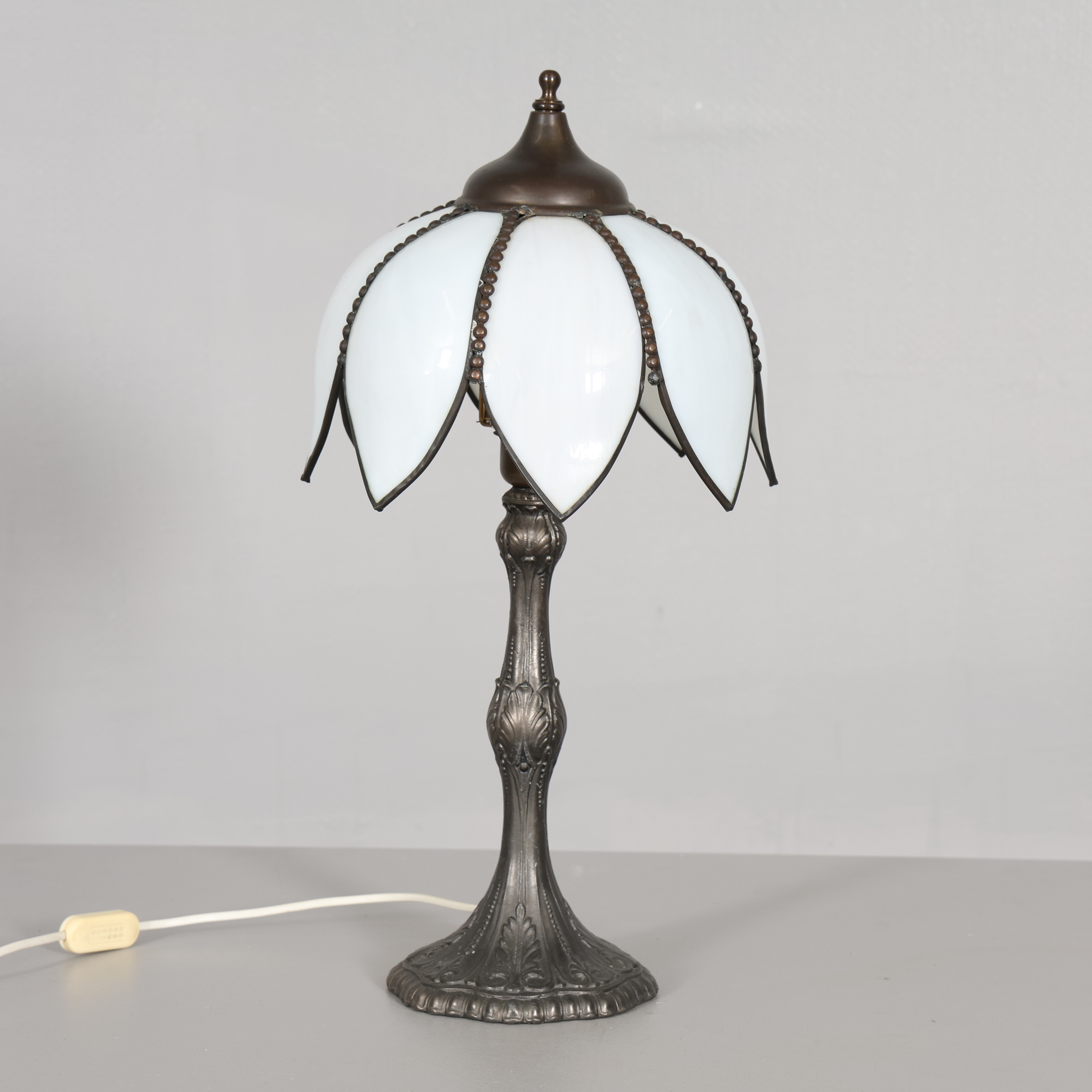 BORDSLAMPA tiffanystil.