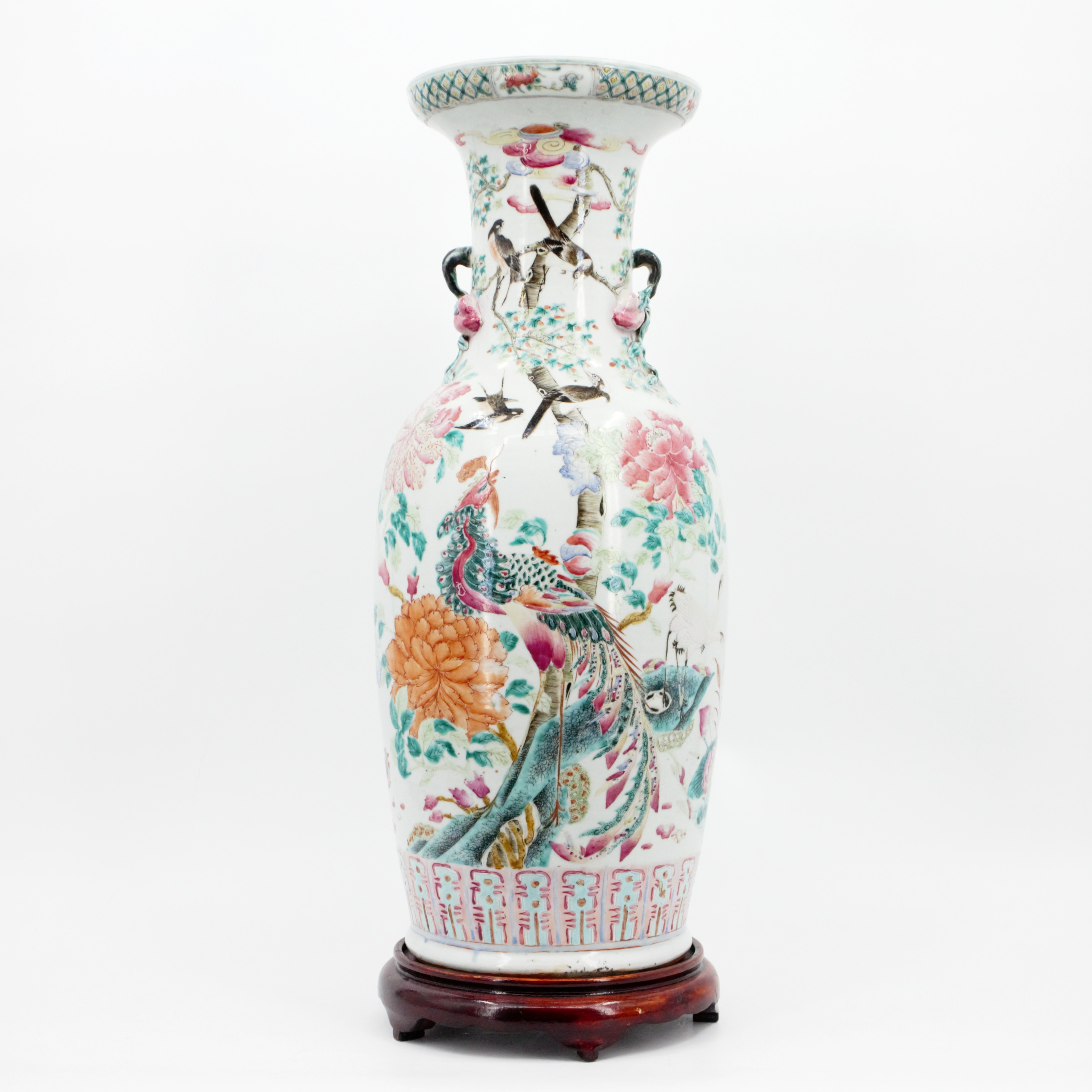 PRAKTVAS, dekor med fåglar och lotusblommor, hänklar i form av grenar och blad i relief, Kina, 18-1900-tal.