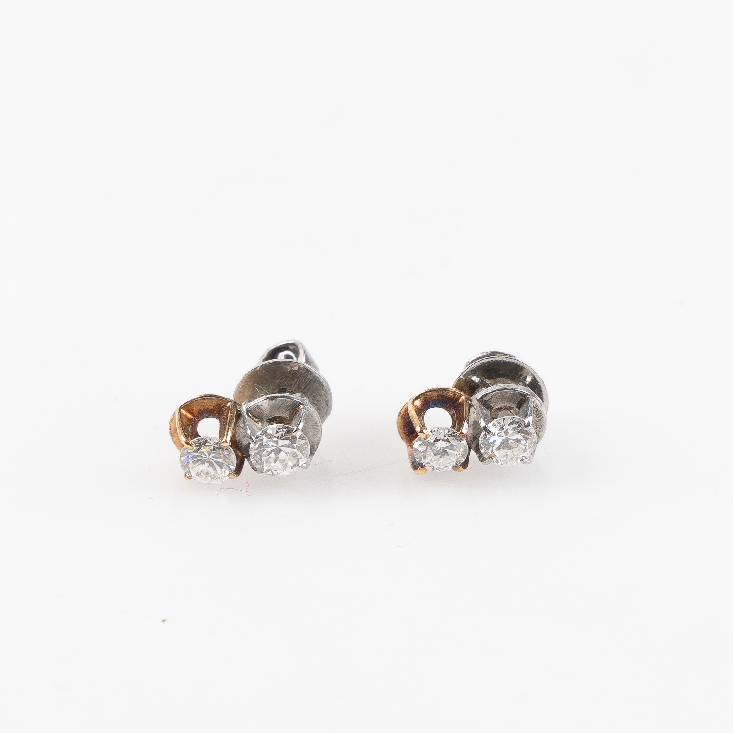 ÖRHÄNGEN, ett par, rosé & vitguld med äldre briljantslipade diamanter, totalt ca 0.86 ct.
