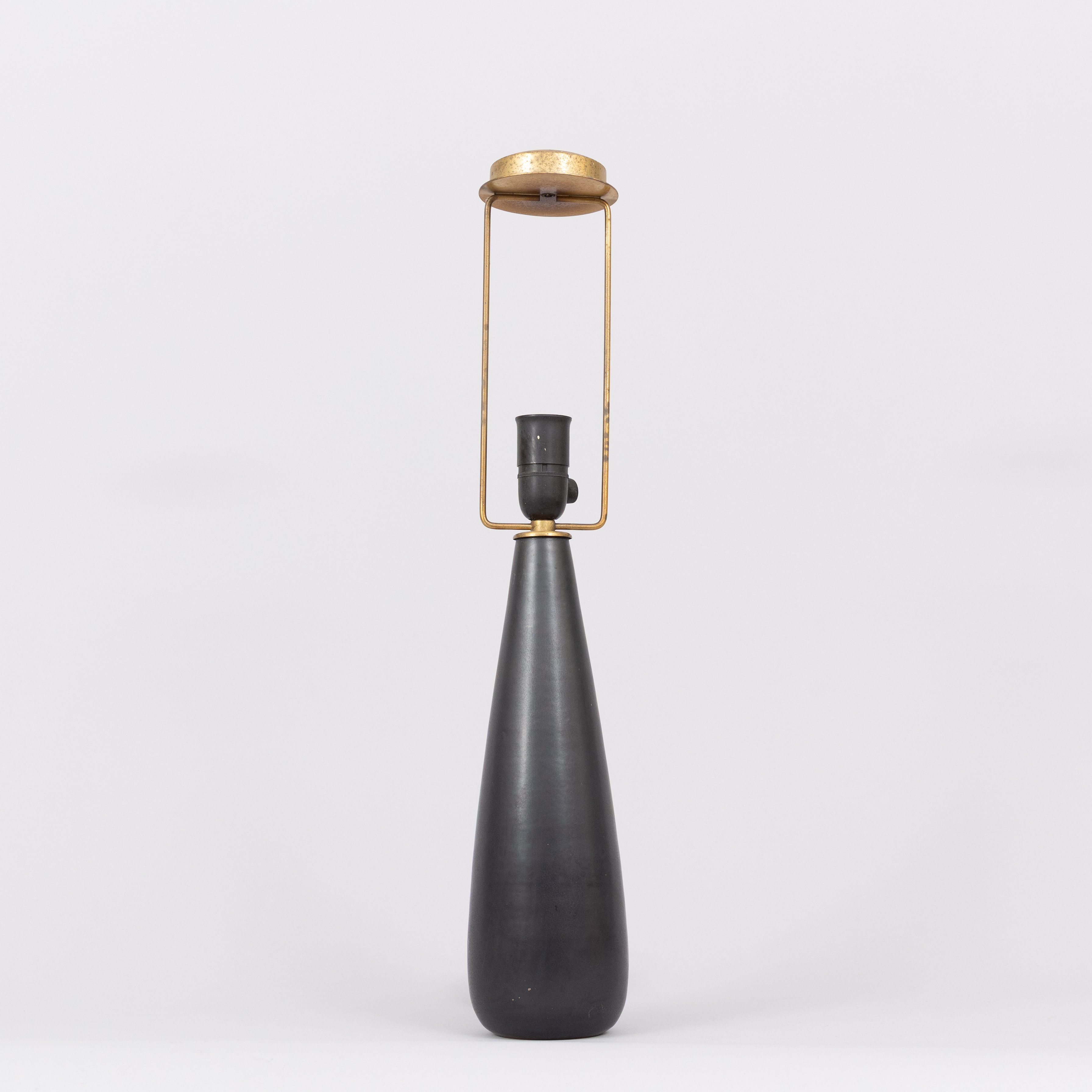 GUNNAR NYLUND. Bordslampa, stengods, unik, Rörstrand.