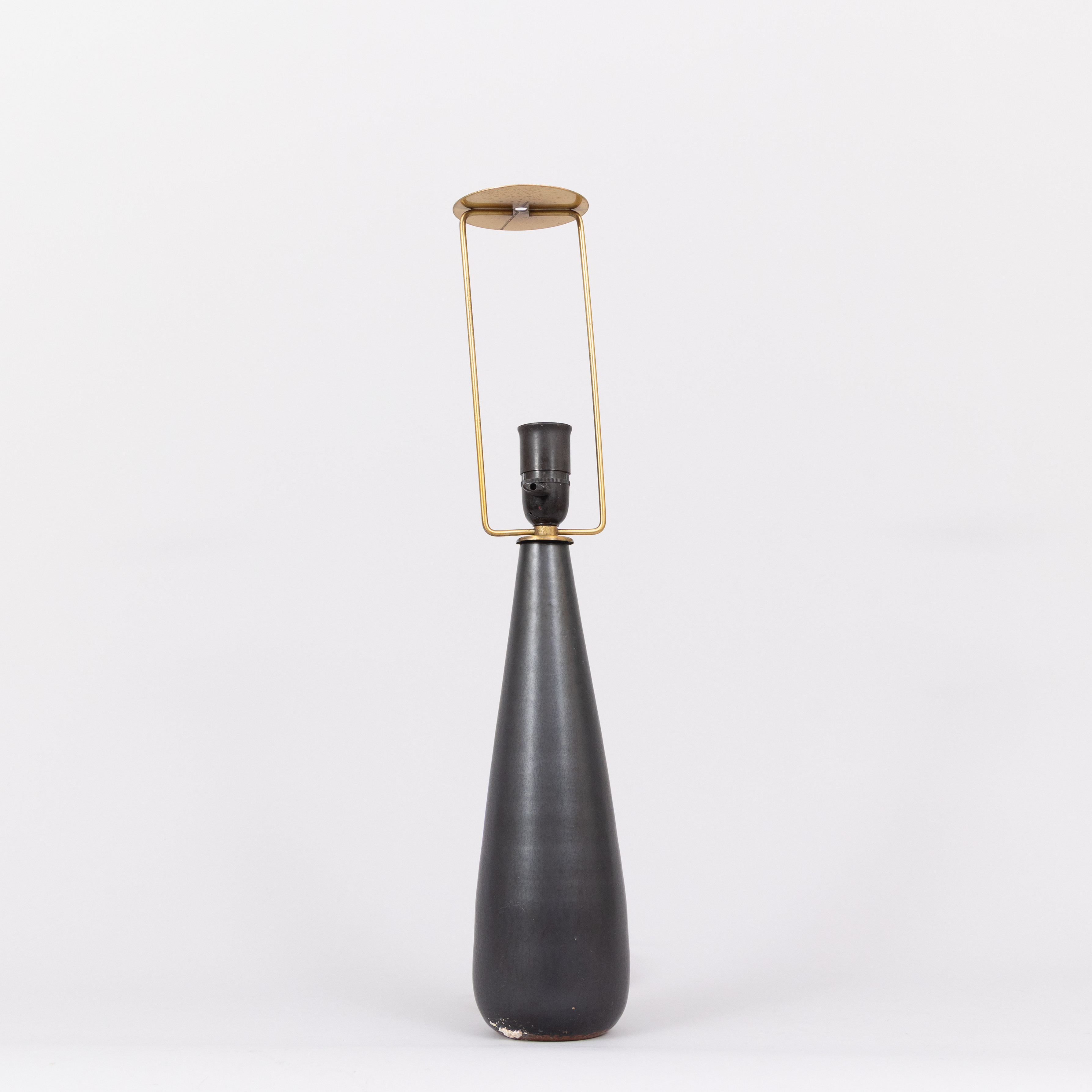 GUNNAR NYLUND. Bordslampa, stengods, unik, Rörstrand.