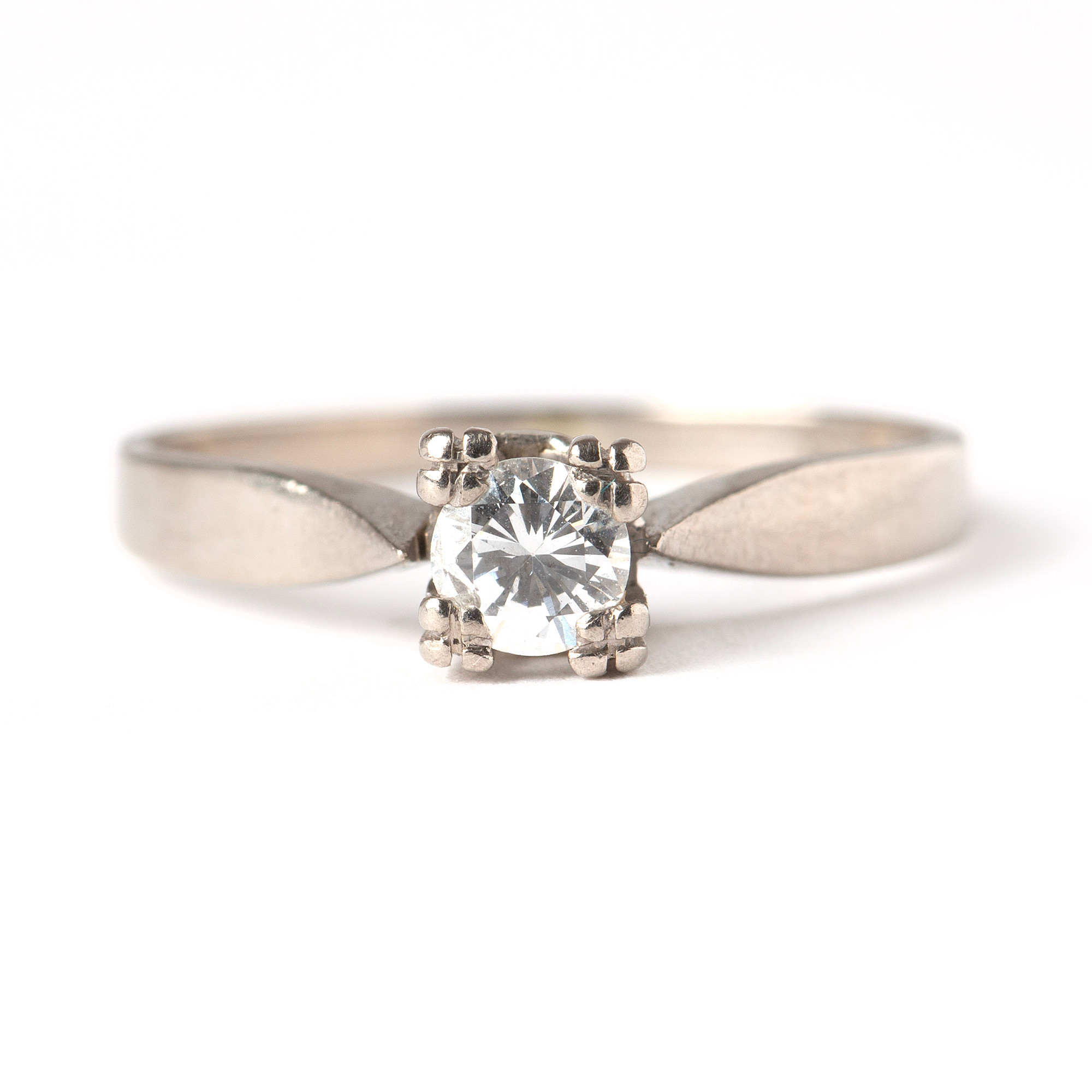 RING, 18K vitguld med briljantslipad diamant 0.26 ct, Ceson, Göteborg, 1964.