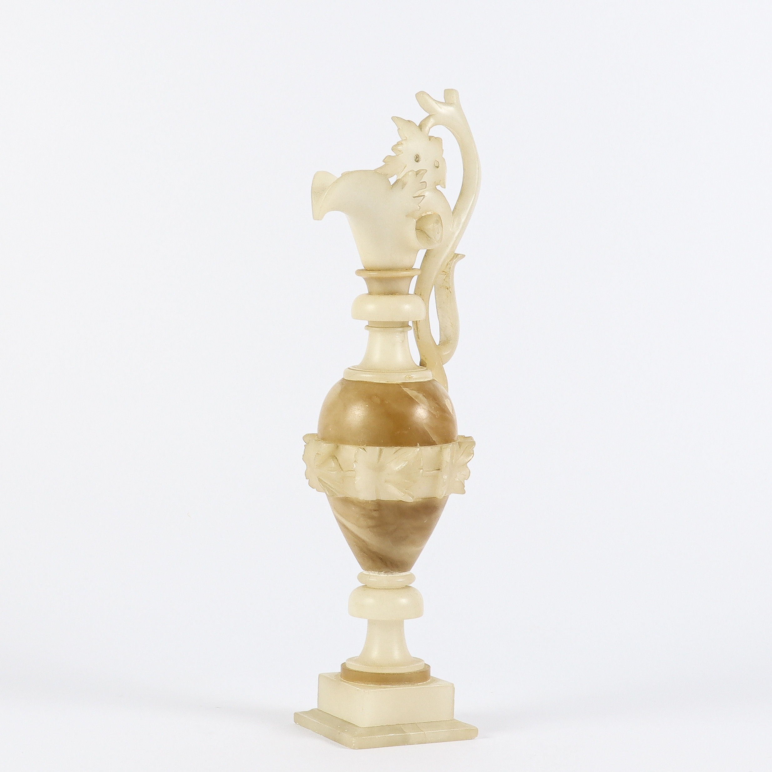 BORDSDEKORATION alabaster, 1900-talets första hälft.