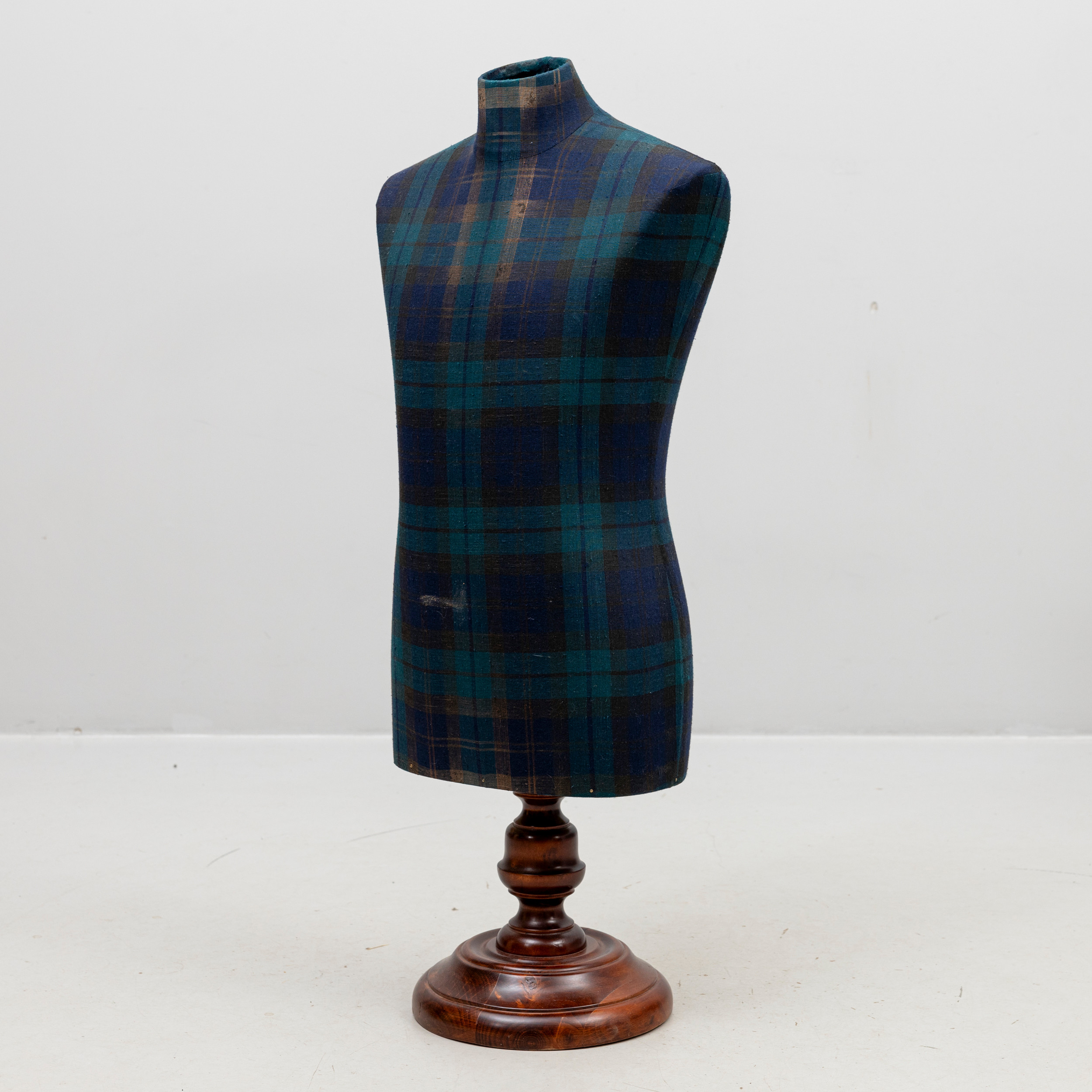 PROVDOCKA, tygklädd, 1900-talets andra hälft.