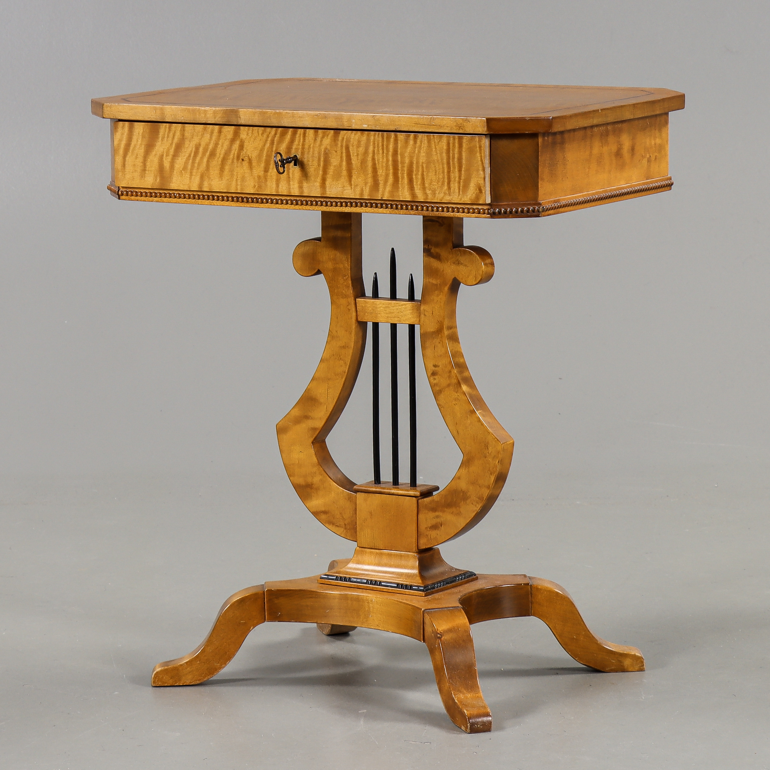 LYRBORD "Sybord", Karl-Johanstil, 1900-talets första hälft.