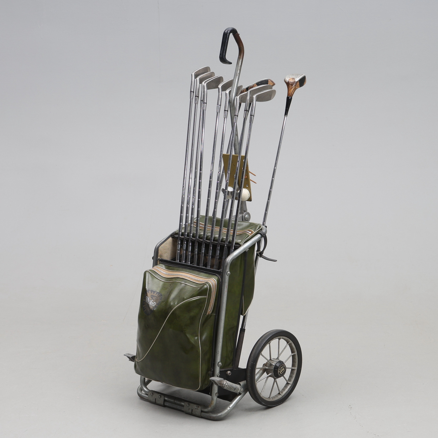 GOLFSET. Golfbag Riviera Deluxe samt 12 klubbor, 1960/70-tal.
