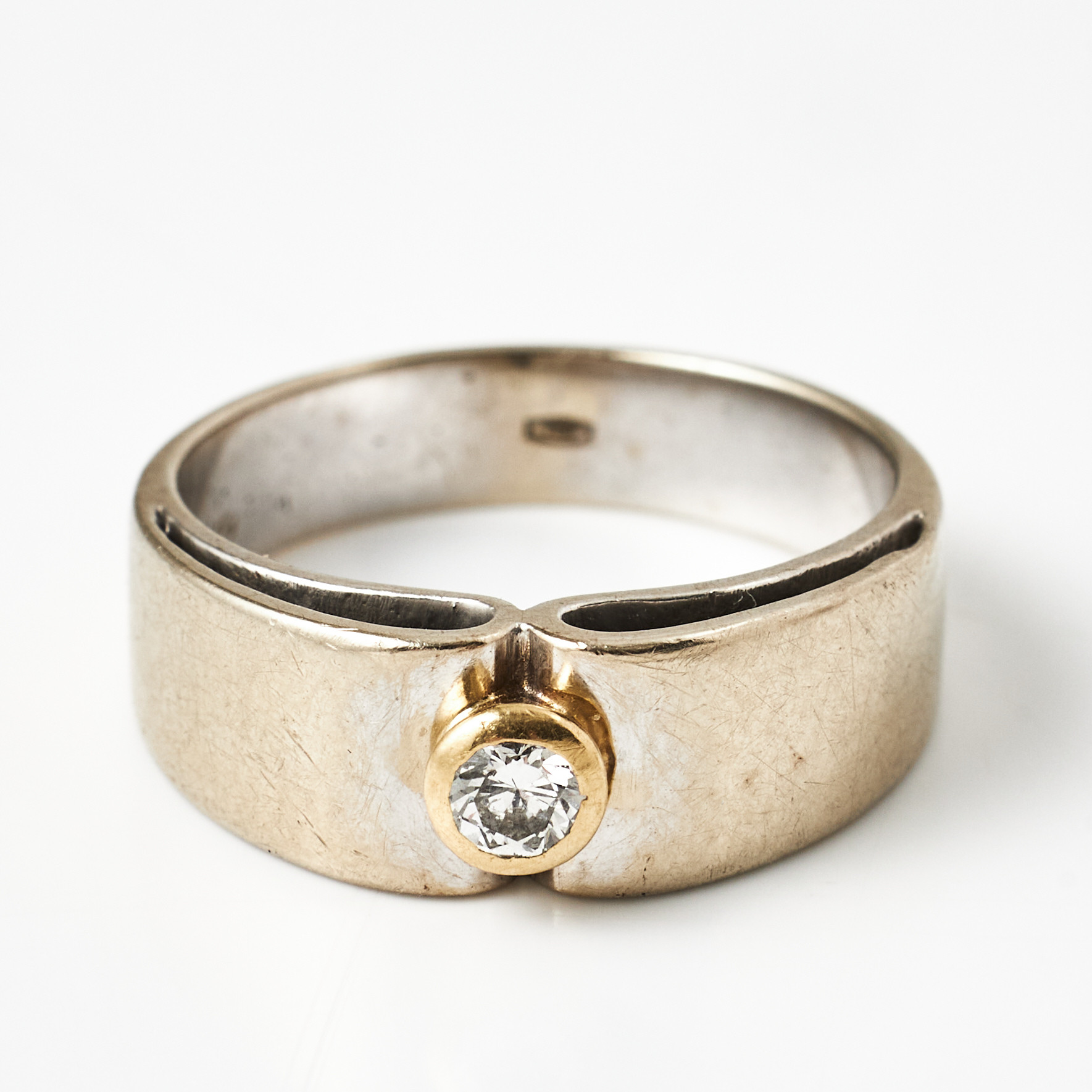 RING, 18 k rodierat vitguld, briljant ca 0,10 ct, italiensk tillverkarstämpel med svensk kontrollstämpel.