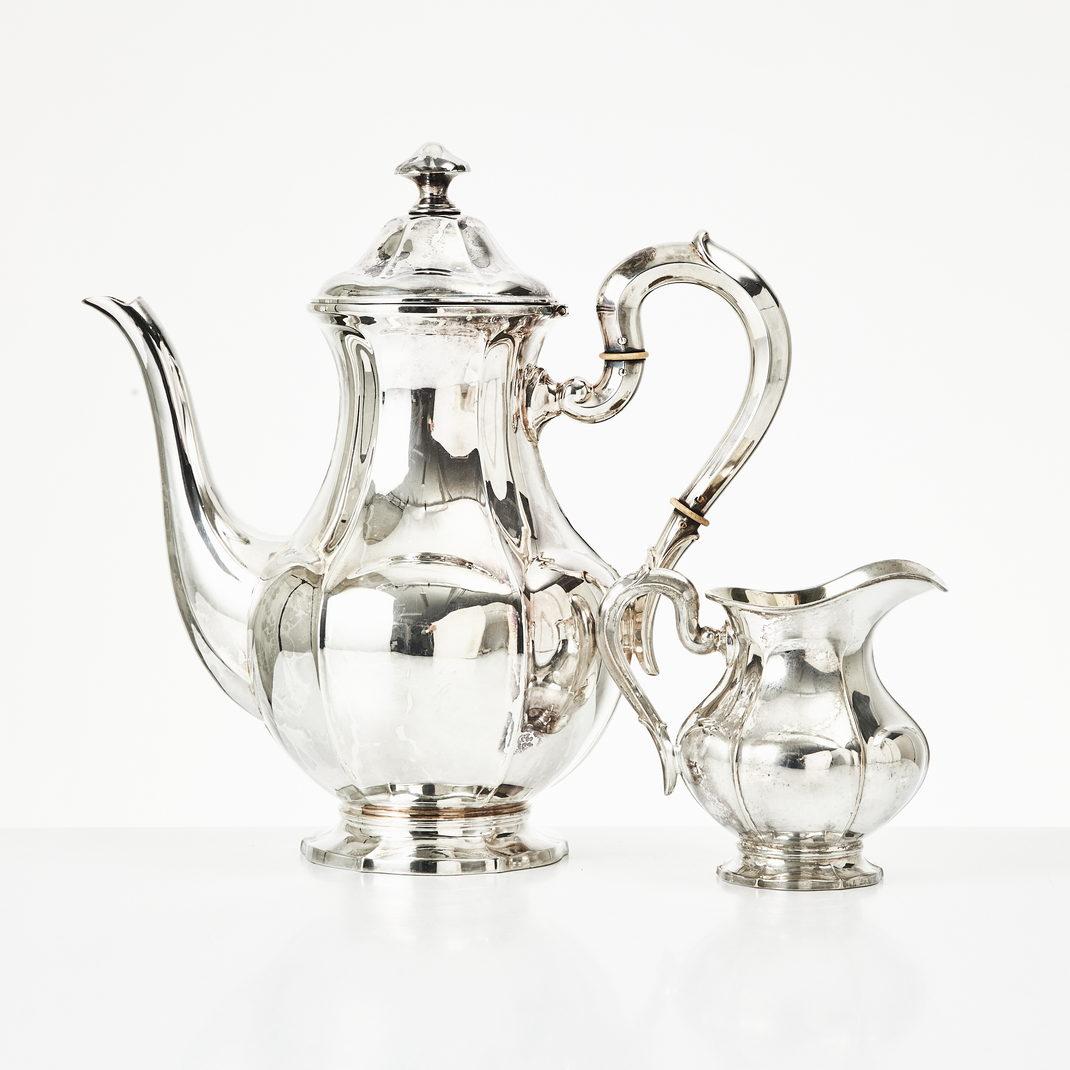 KAFFEKANNA, GRÄDDKANNA, 2 dlr., silver, GAB, Stockholm 1938, balusterform med fasettering.