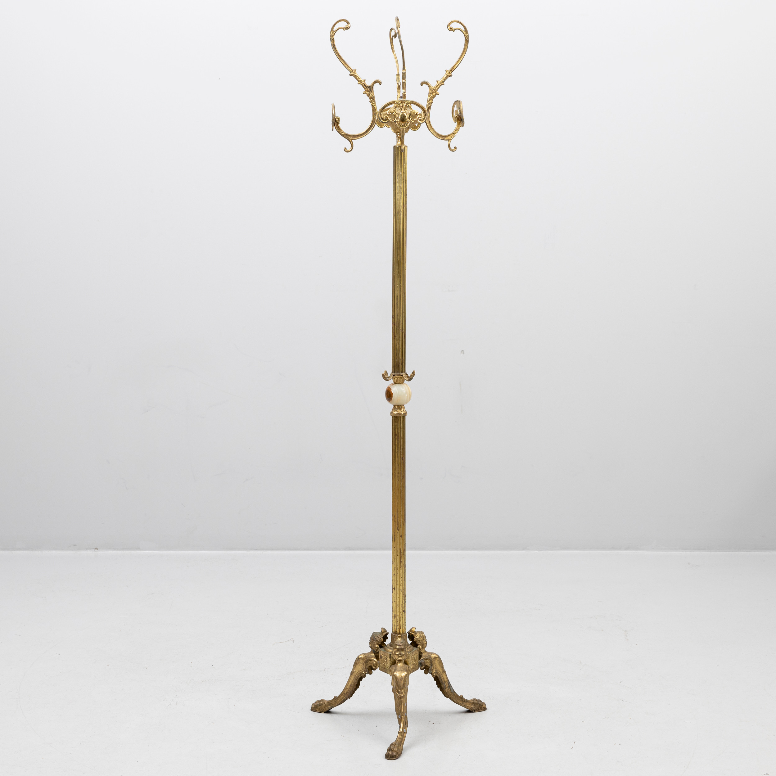 TAMBURMAJOR, gulmetall, alabaster, empirestil, 1900-tal.