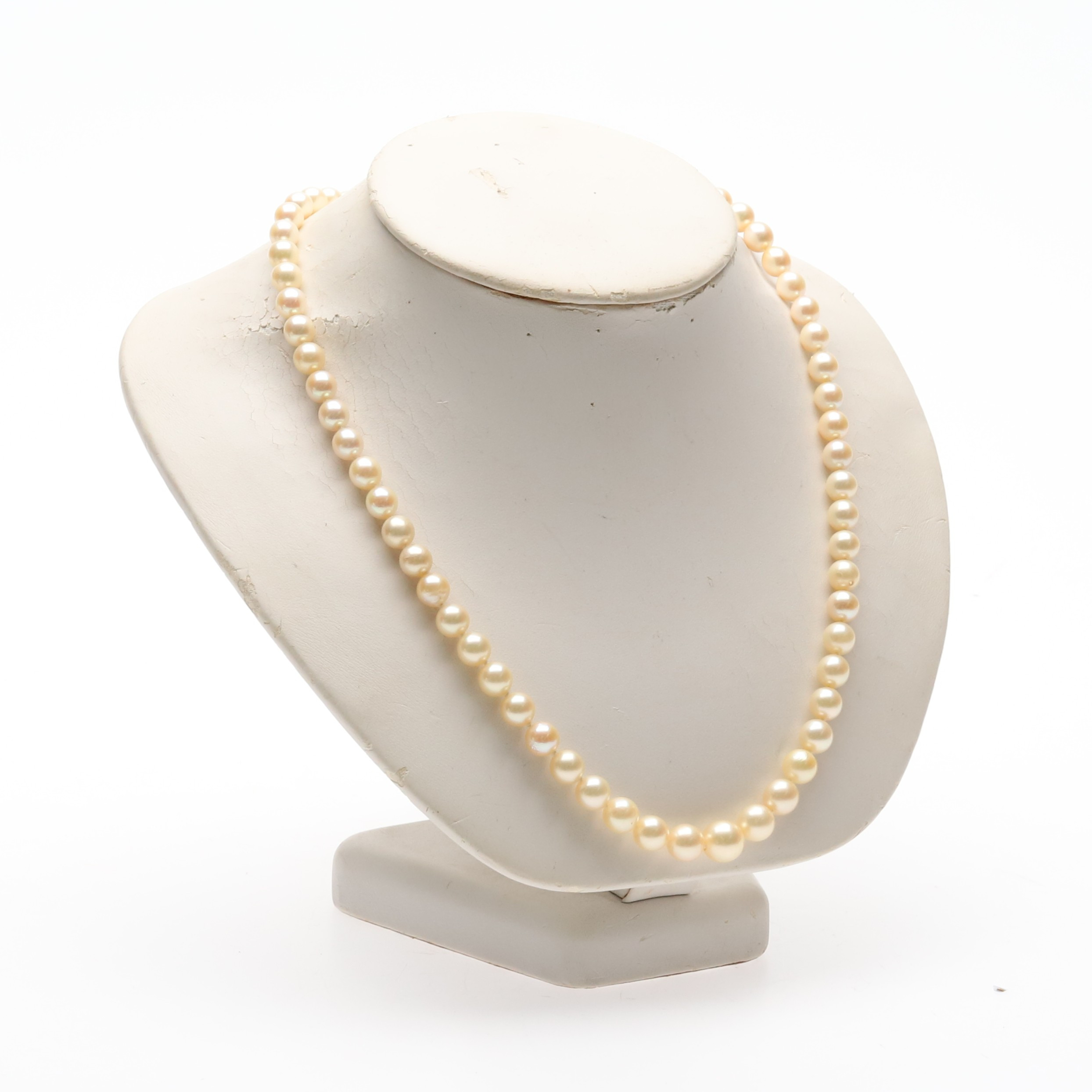 Collier odlade pärlor lås med åttkanstslipade diamanter.