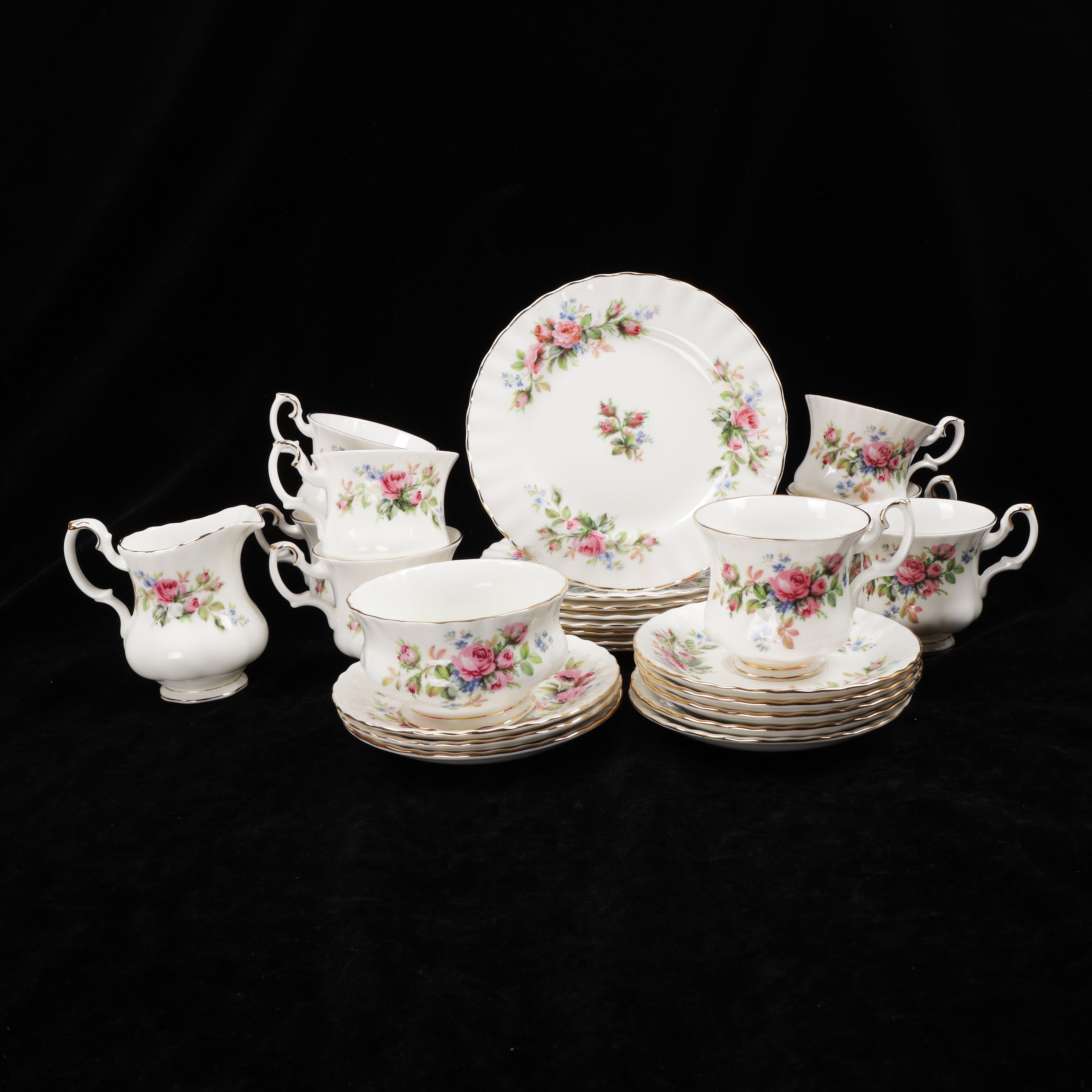 KAFFESERVIS, 26 delar, "Moss Rose", Royal Albert, England, 1900-talets andra hälft.