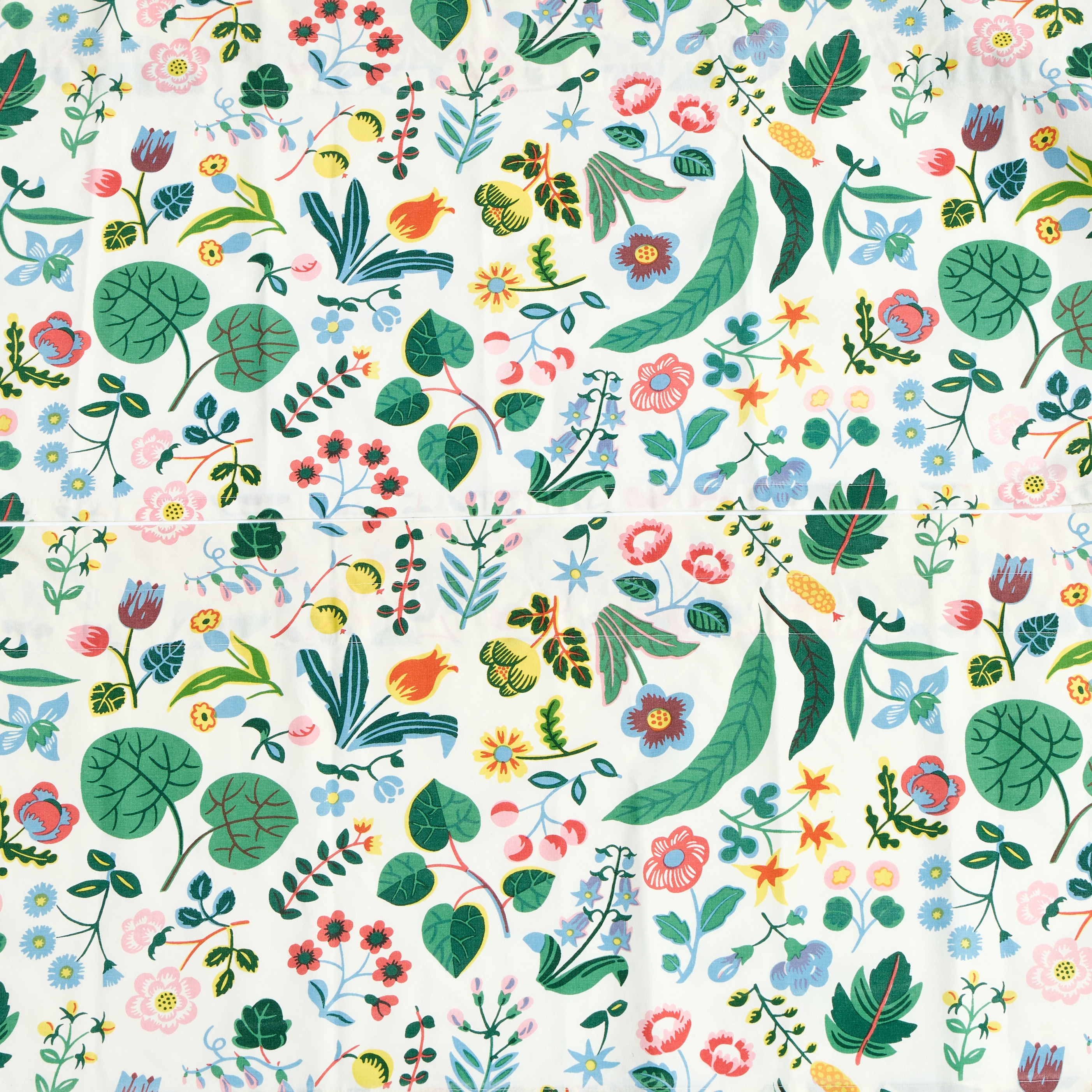 JOSEF FRANK. Gardinvåder, 4 st, "Mille Fleur", bomullstyg, Firma Svenskt Tenn.