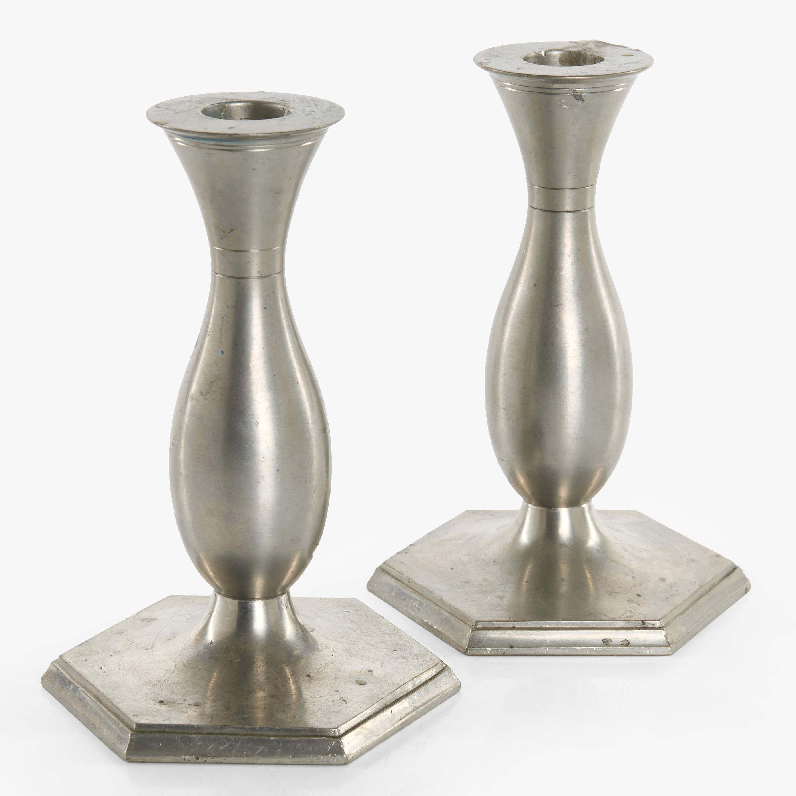 JUST ANDERSEN. Ljusstakar, ett par, tenn, modell 1165, Danmark, 1920/30-tal.