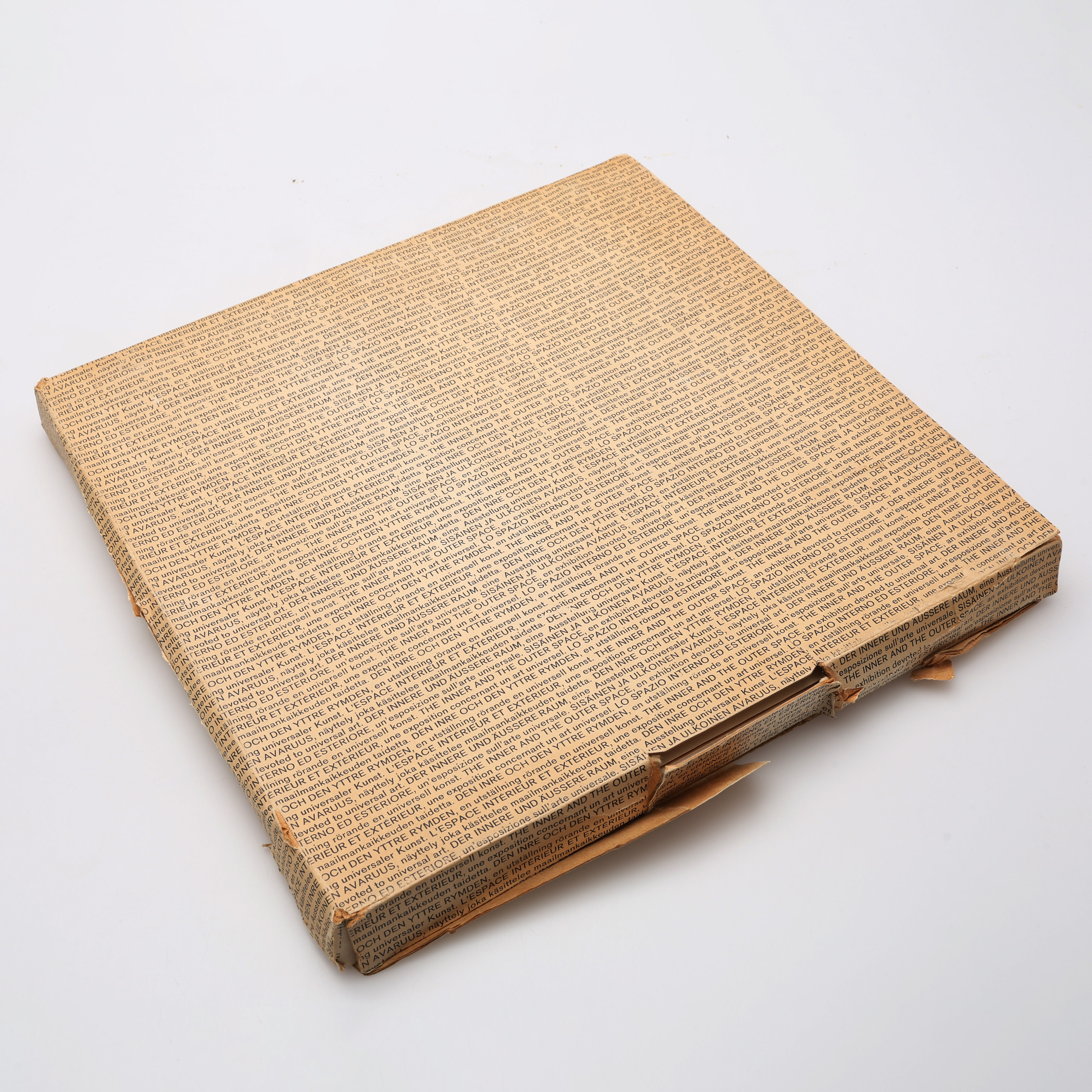 MODERNA MUSEET. DEN INRE OCH DEN YTTRE RYMDEN MED VERK AV BL. A KASIMIR MALEVICH, NAUM GABO OCH . YVES KLEIN.