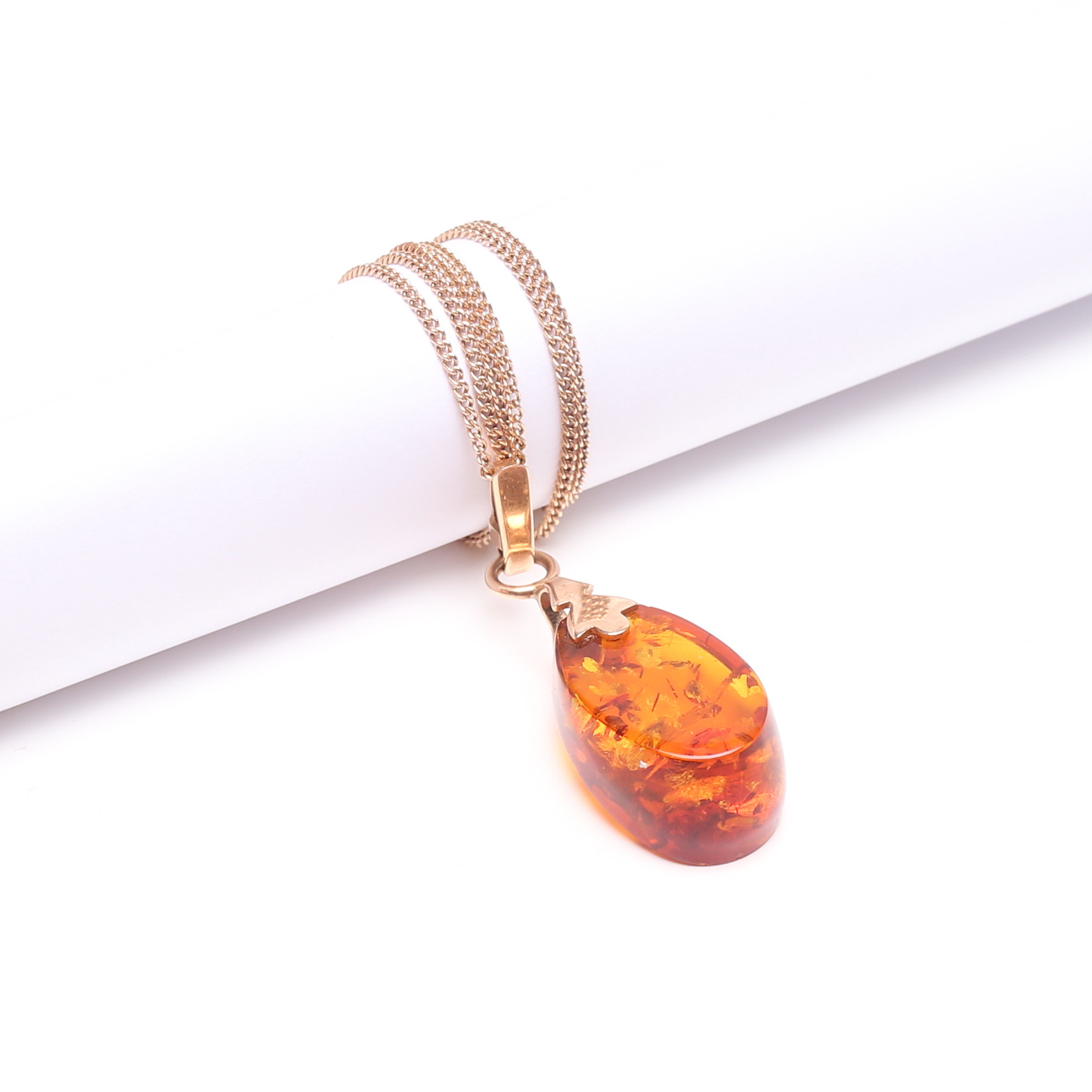 KEDJA samt HÄNGE, 14 k, totalvikt ca 4,1 g.