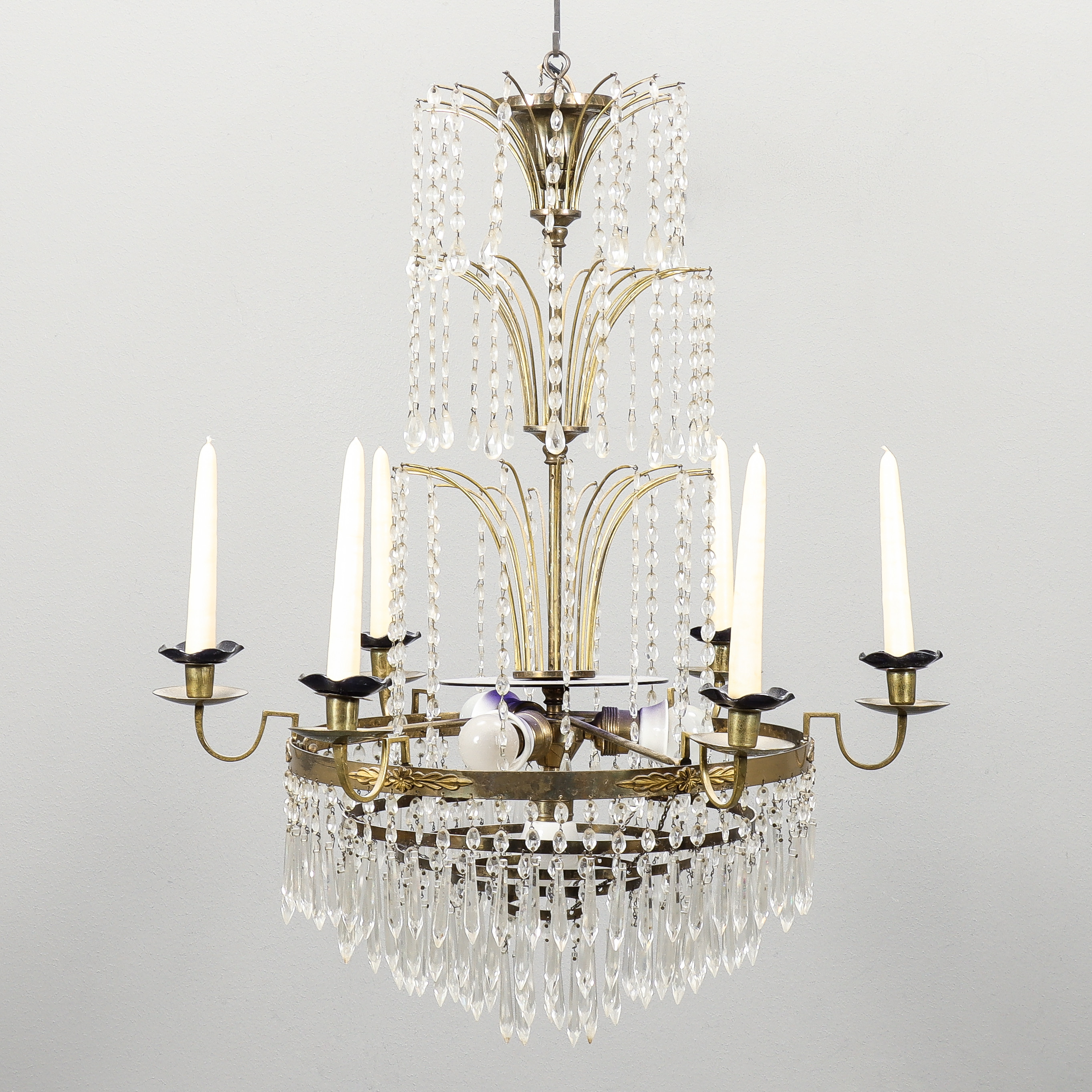 KRISTALLKRONA med 6 ljusarmar.