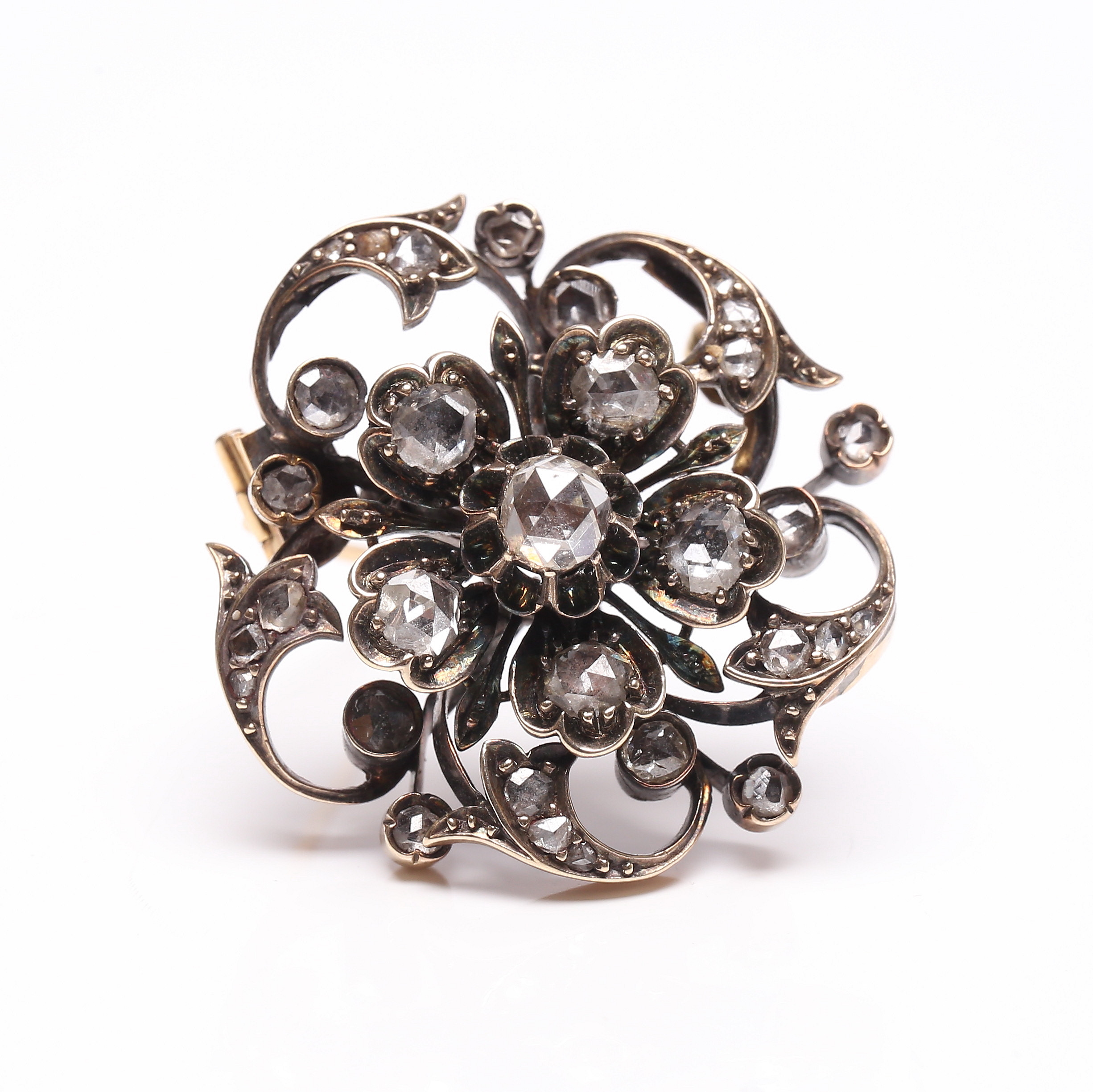 BROSCH, rosenslipade diamanter, guld samt silver, 1800-tal.