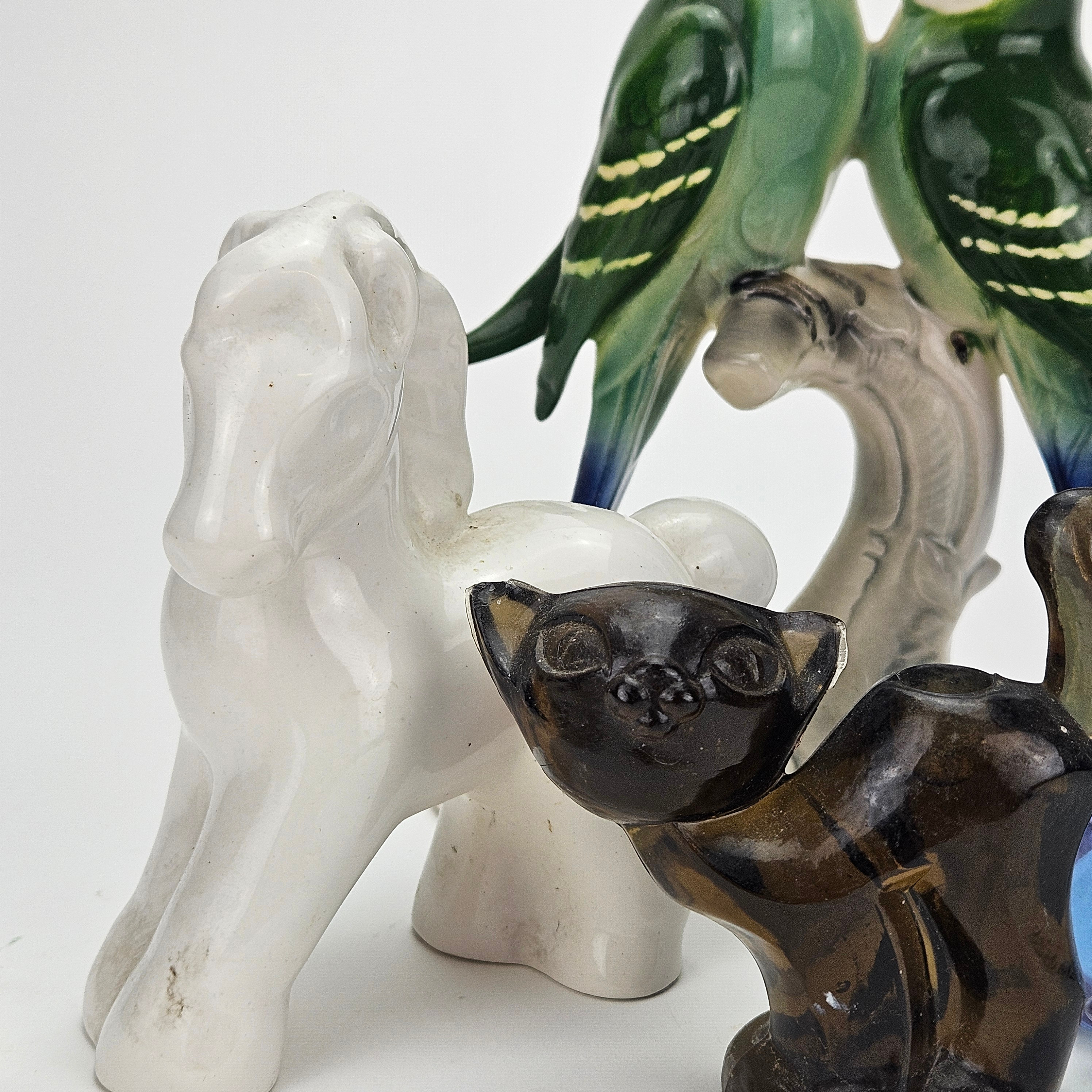 FIGURINER OCH LJUSSTAKE, glas samt keramik, 1900-tal.