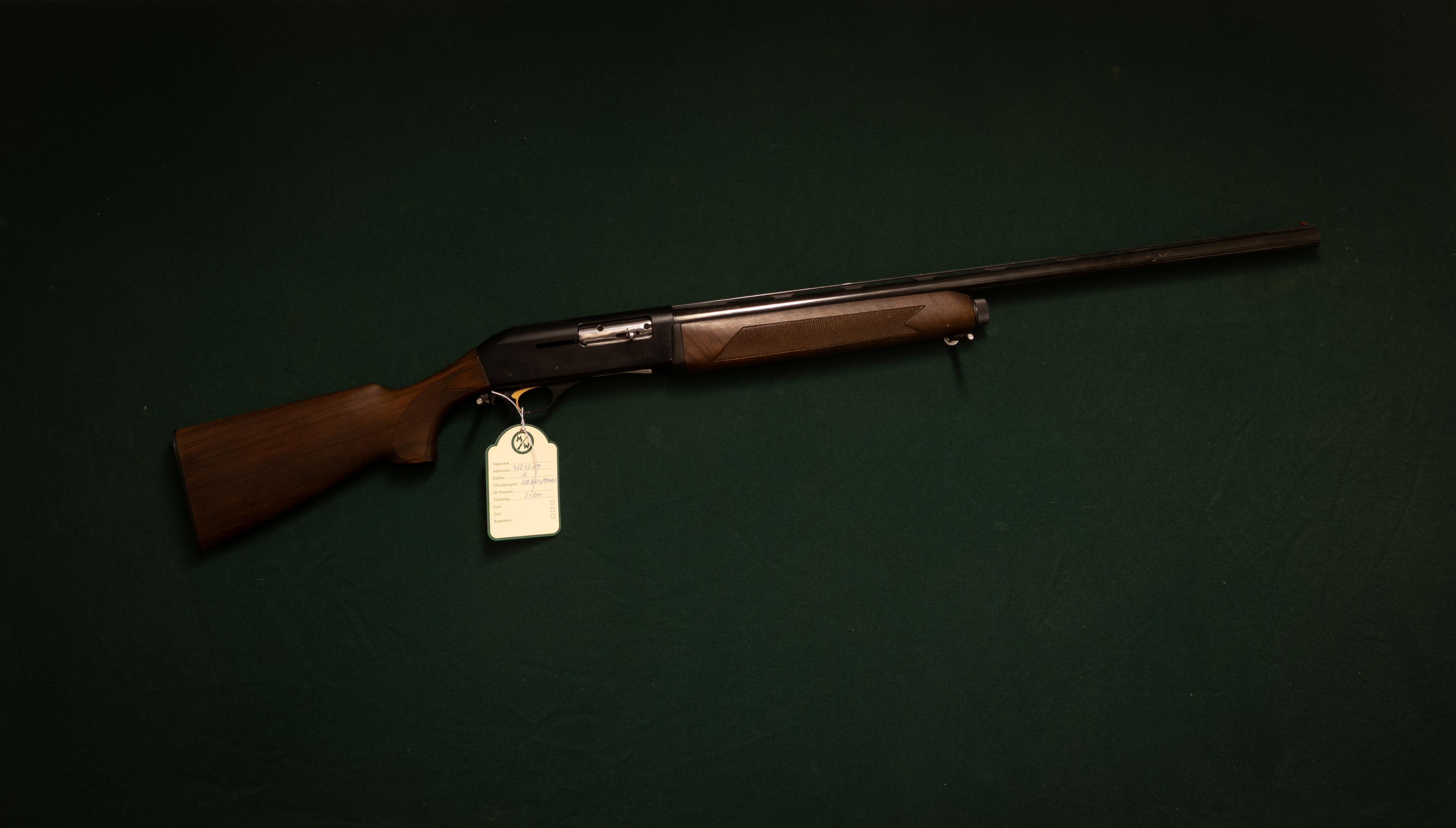 Husqvarna Model 1500 Kaliber 12. Tillv.nr. 683664/934065.