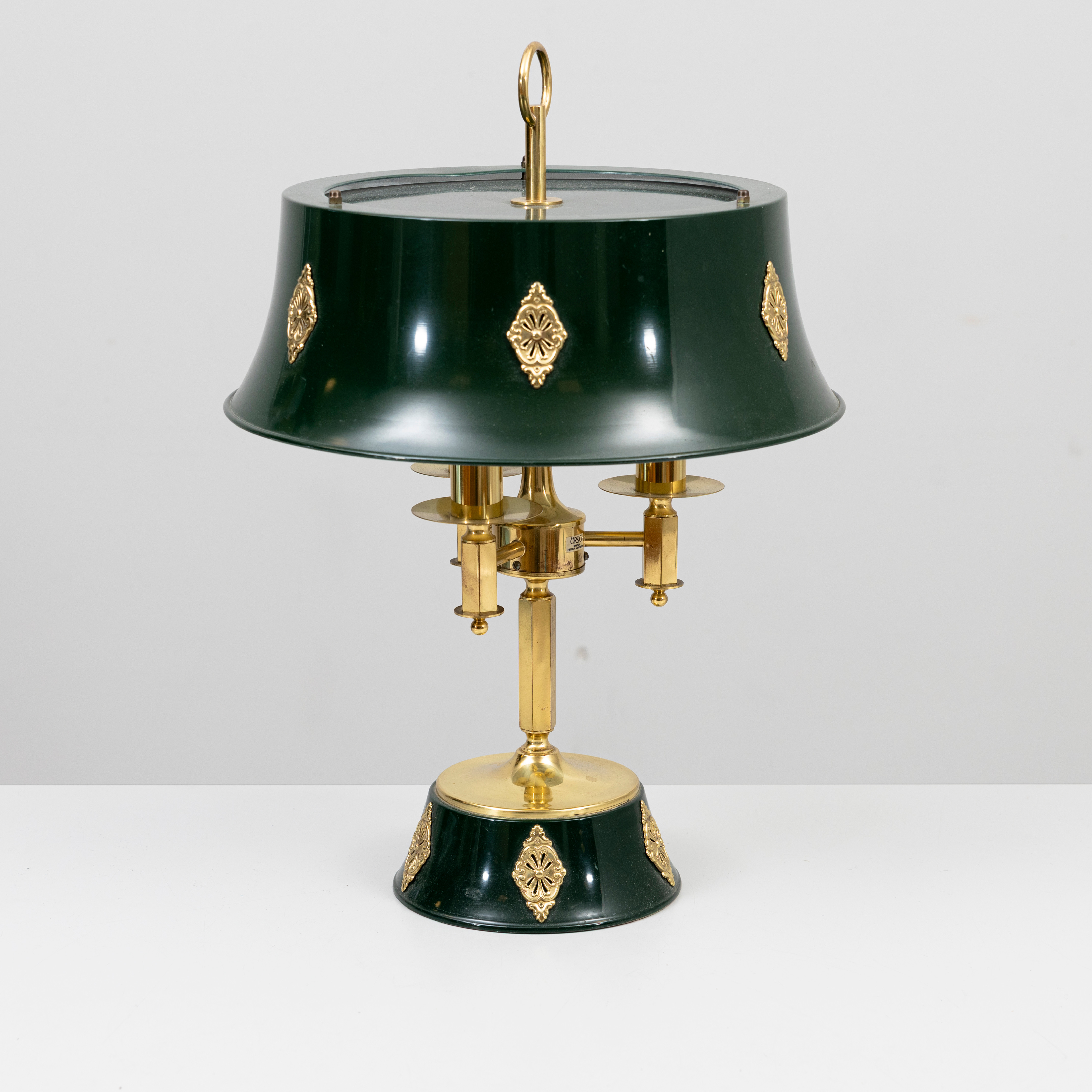 HELMER ANDERSSON. Bordslampa, mässing och plåt, Bouillotte-stil, Örsjö, 1900-talets senare del.