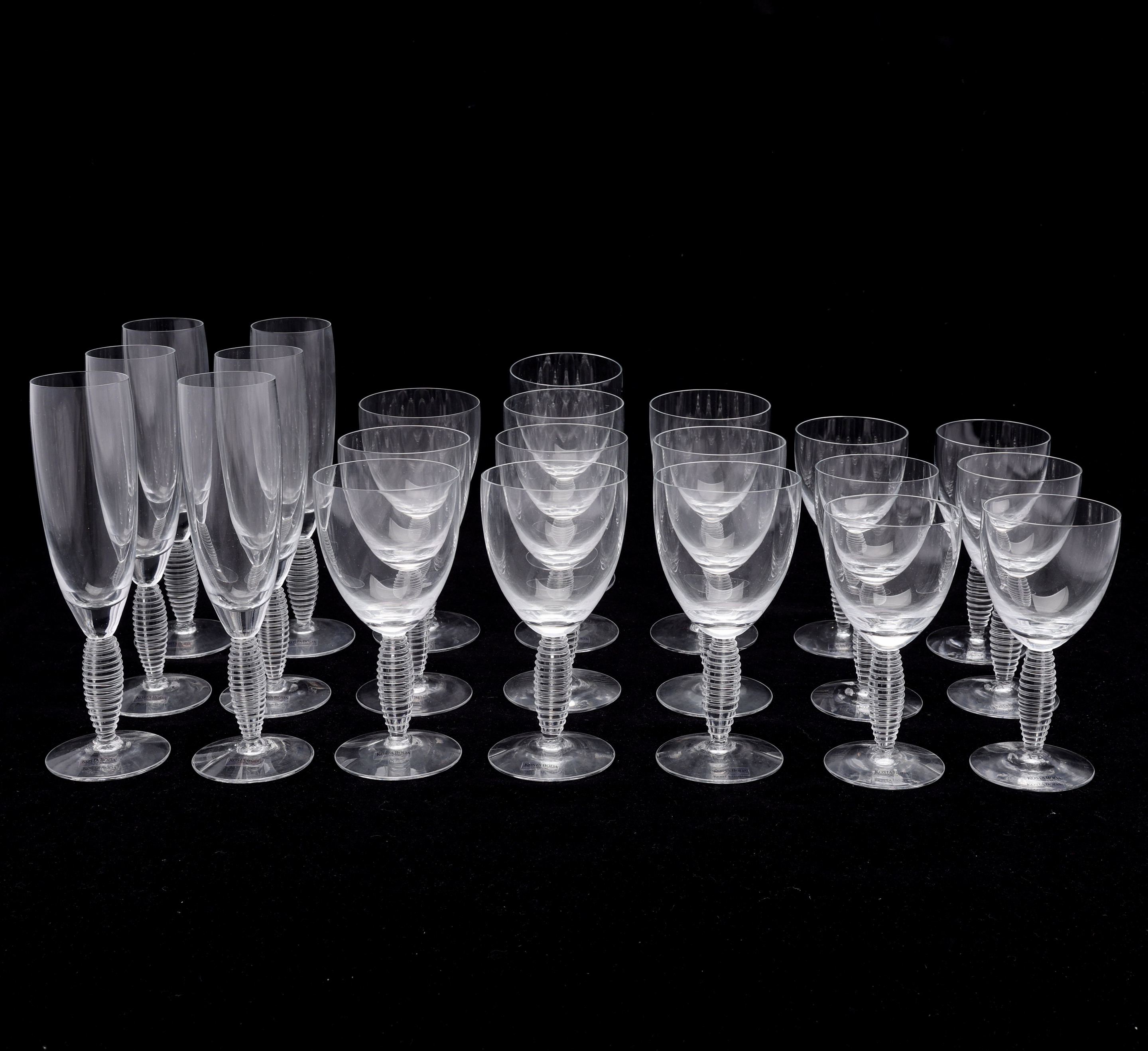 ANNA EHRNER. GLAS, 22 STYCKEN, "EPOQUE", KOSTA BODA.