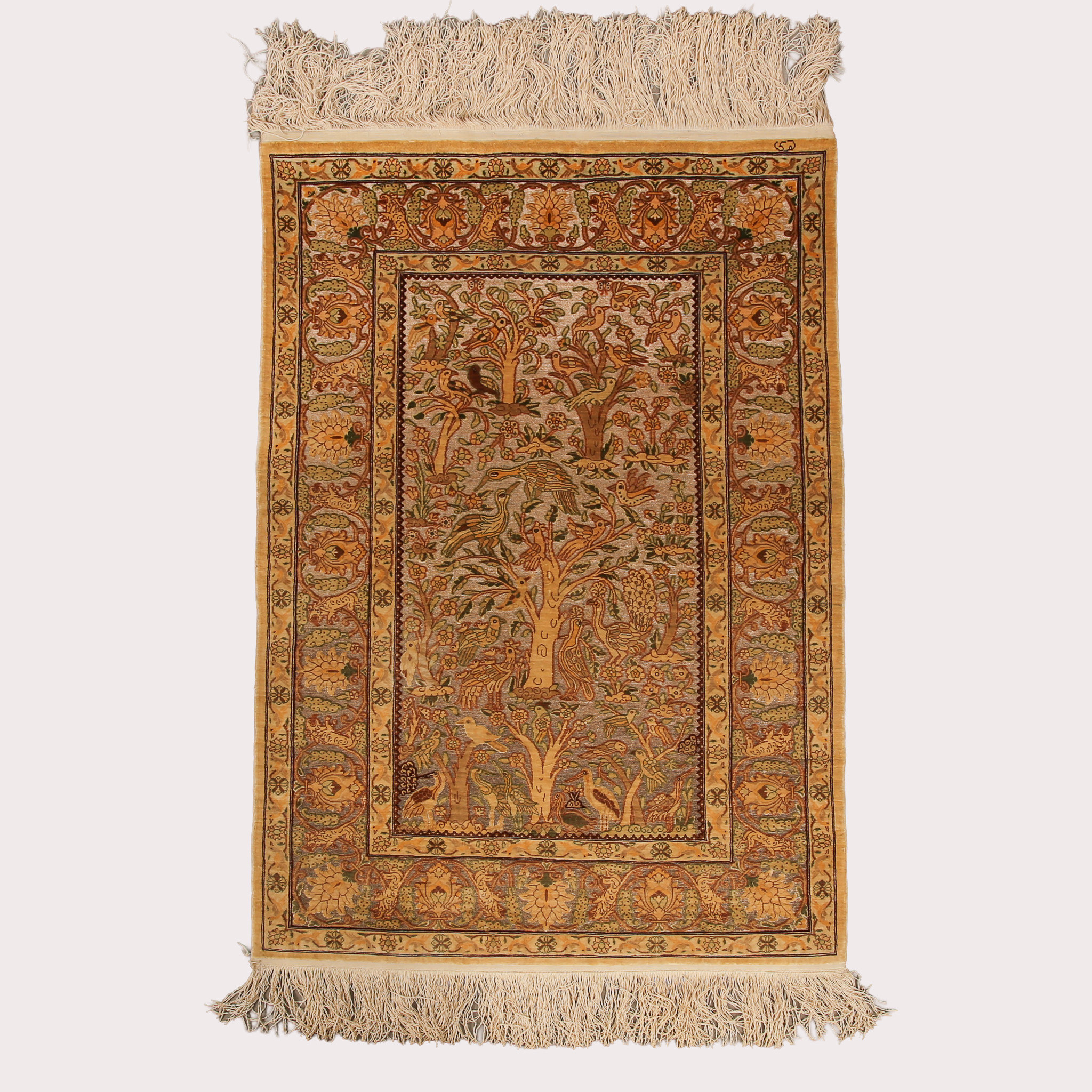 ORIENTALISK SILKESMATTA, Ghom, figuralt motiv, silke på silvertråd, handknuten, signerad.