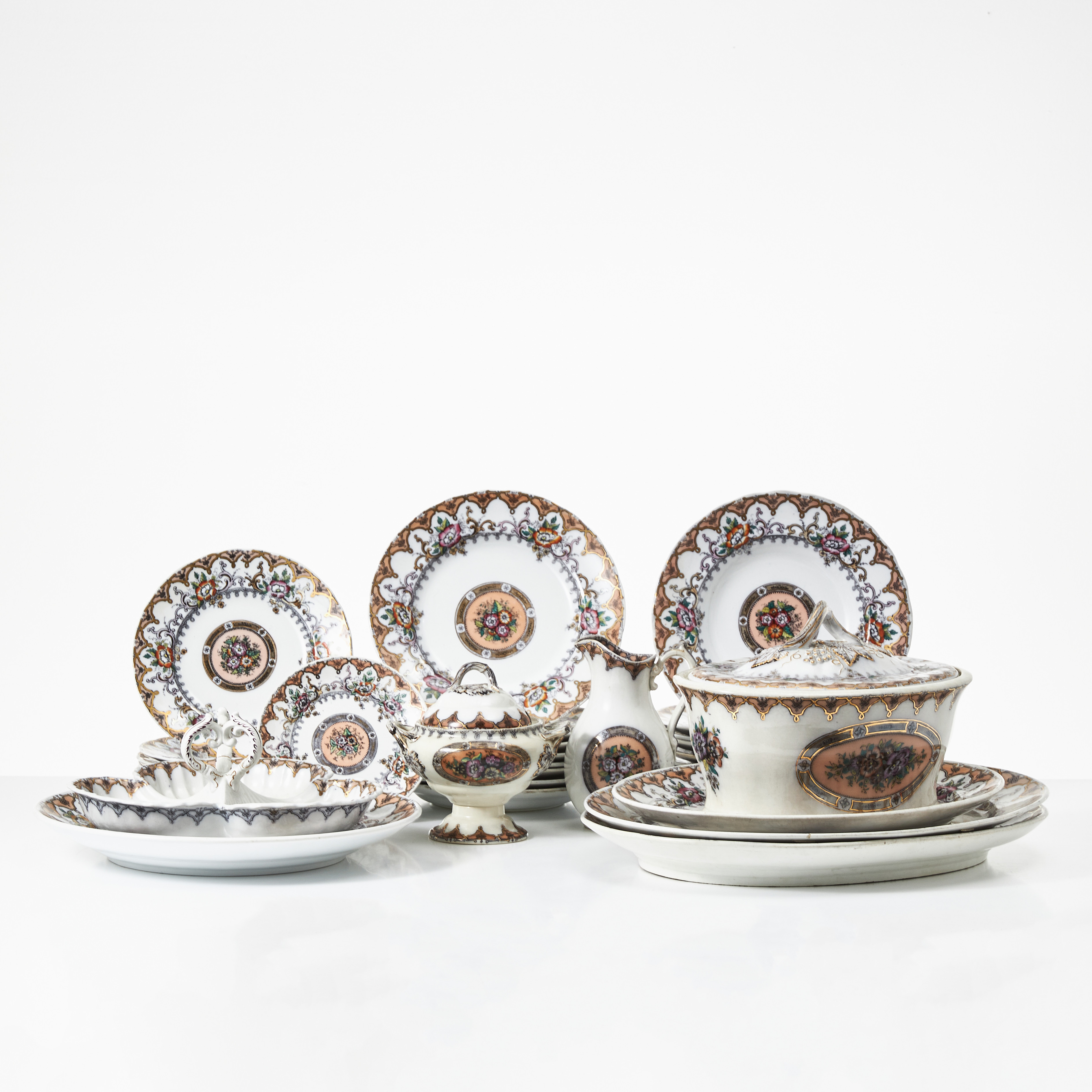 RÖRSTRAND, matservis, "Parisienne", ca 100 delar, flintgods, tillverkad 1866-1879.