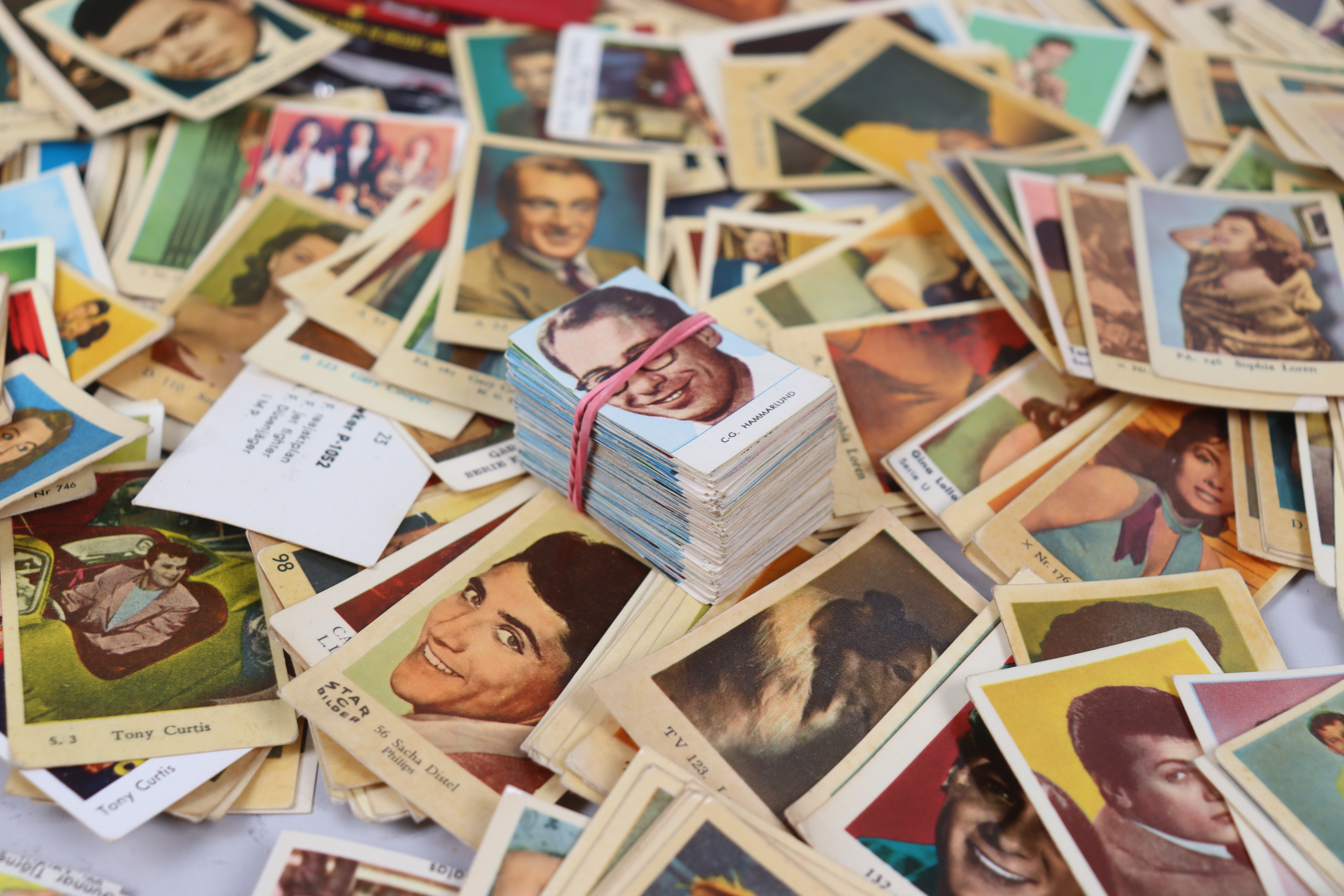 SAMLARBILDER, filmisar och sportbilder.