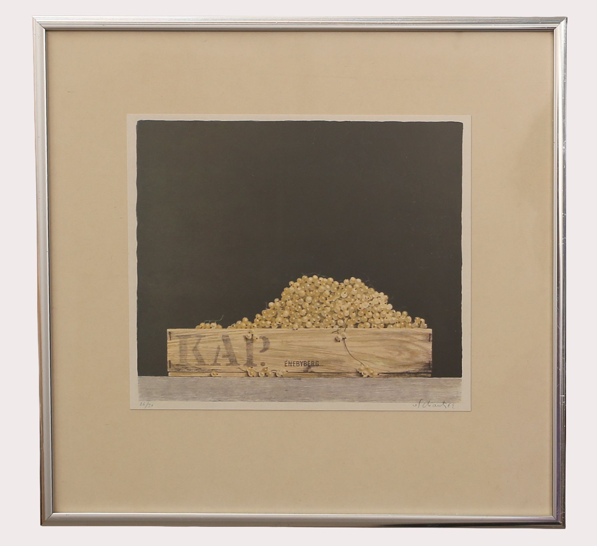 PHILIP VON SCHANTZ. (1928-1998). Offsettryck, efter, vita vinbär i trälåda. Numrerad och signerad i trycket.