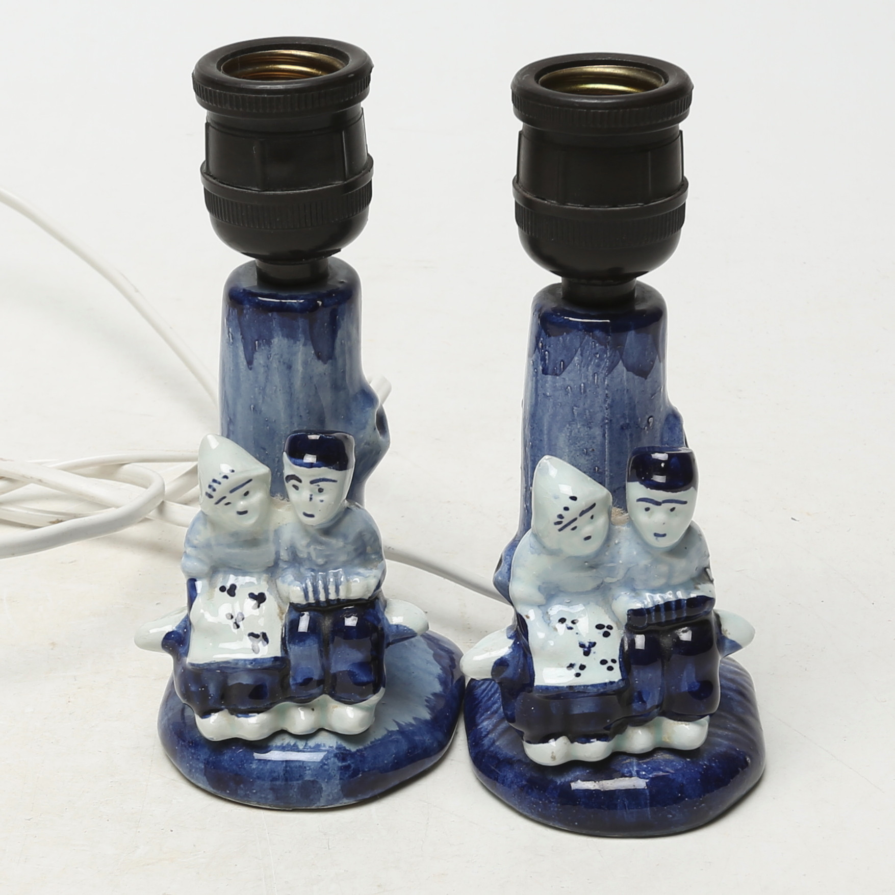 BORDSLAMPOR, 1 par, porslin, 1900-tal.