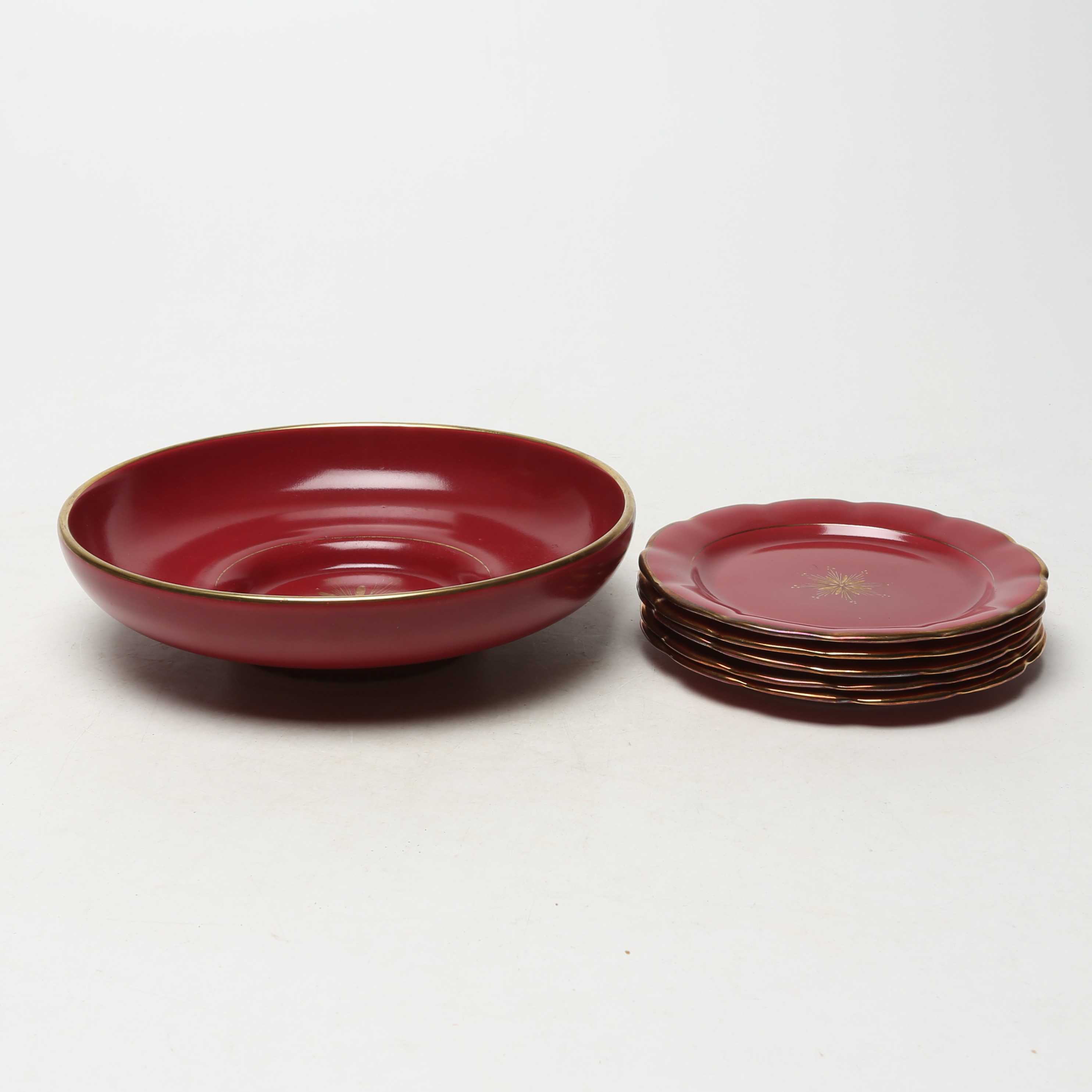 ARTHUR PERCY. SKÅL och ASSIETTER 5 st, Gefle, rubin.