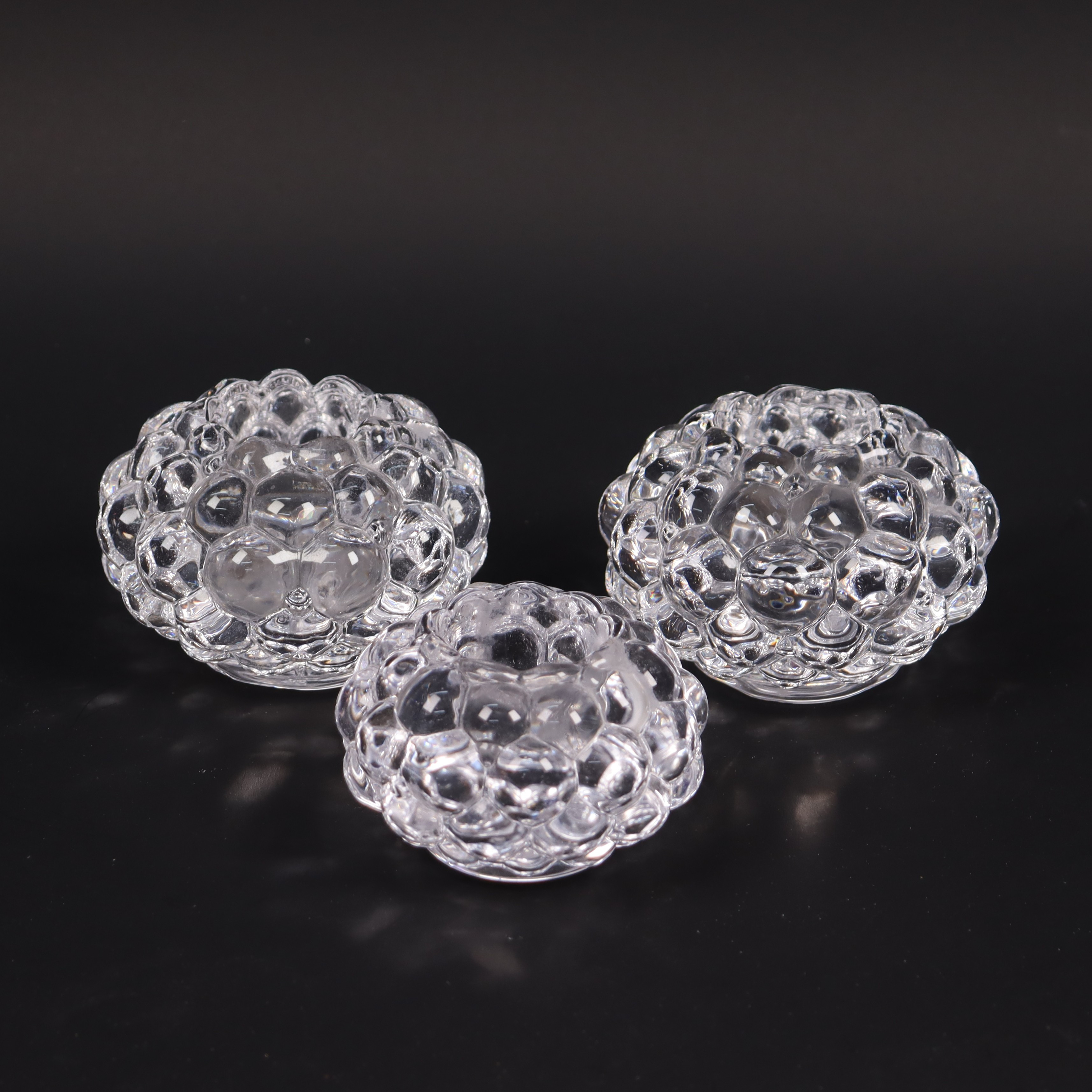 ANNE NILSSON. "Hallon", Orrefors, ljuslyktor i glas, 3 st.