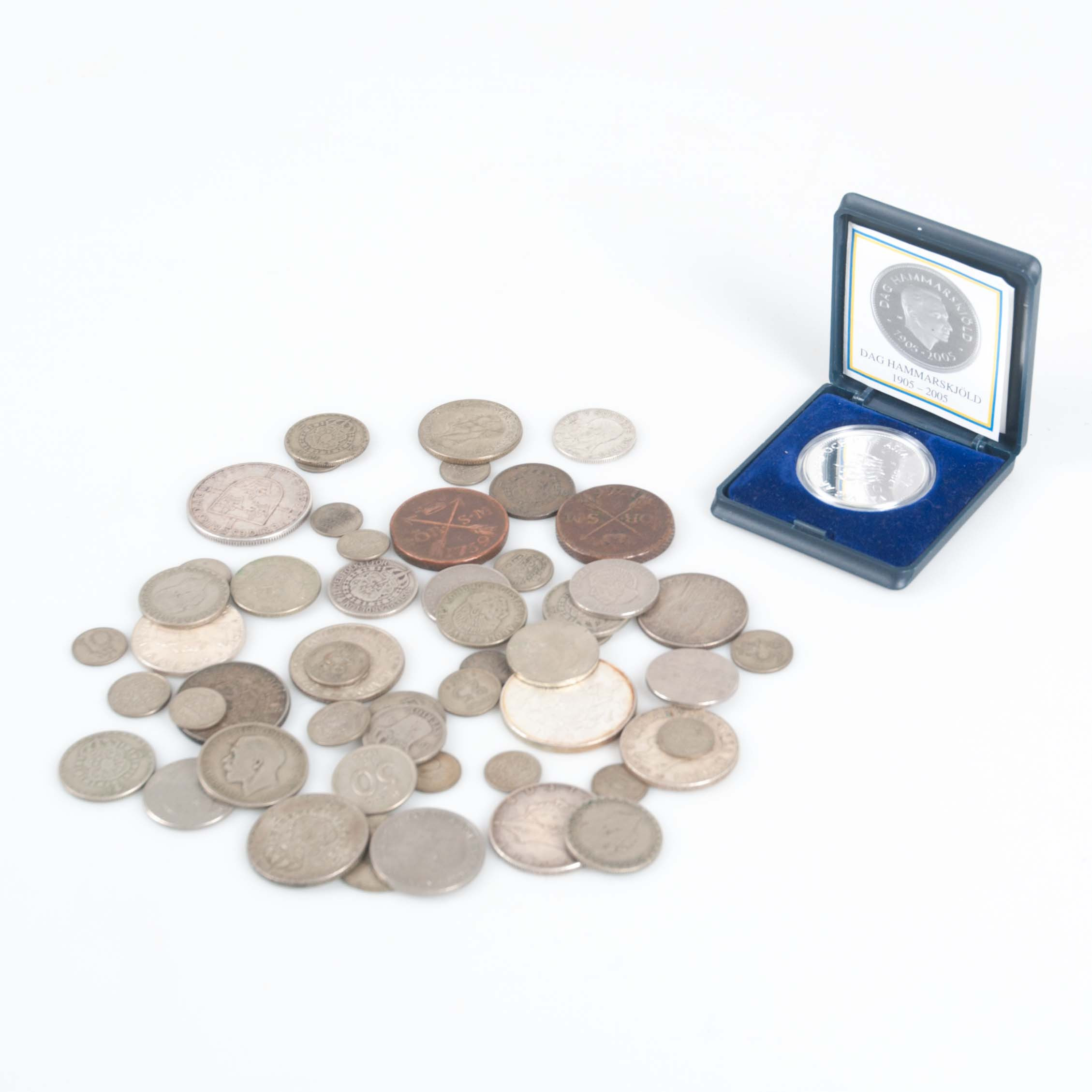 MYNT SAMT MINNESMYNT silver, samt 2 öre sm 1759 samt 1766.