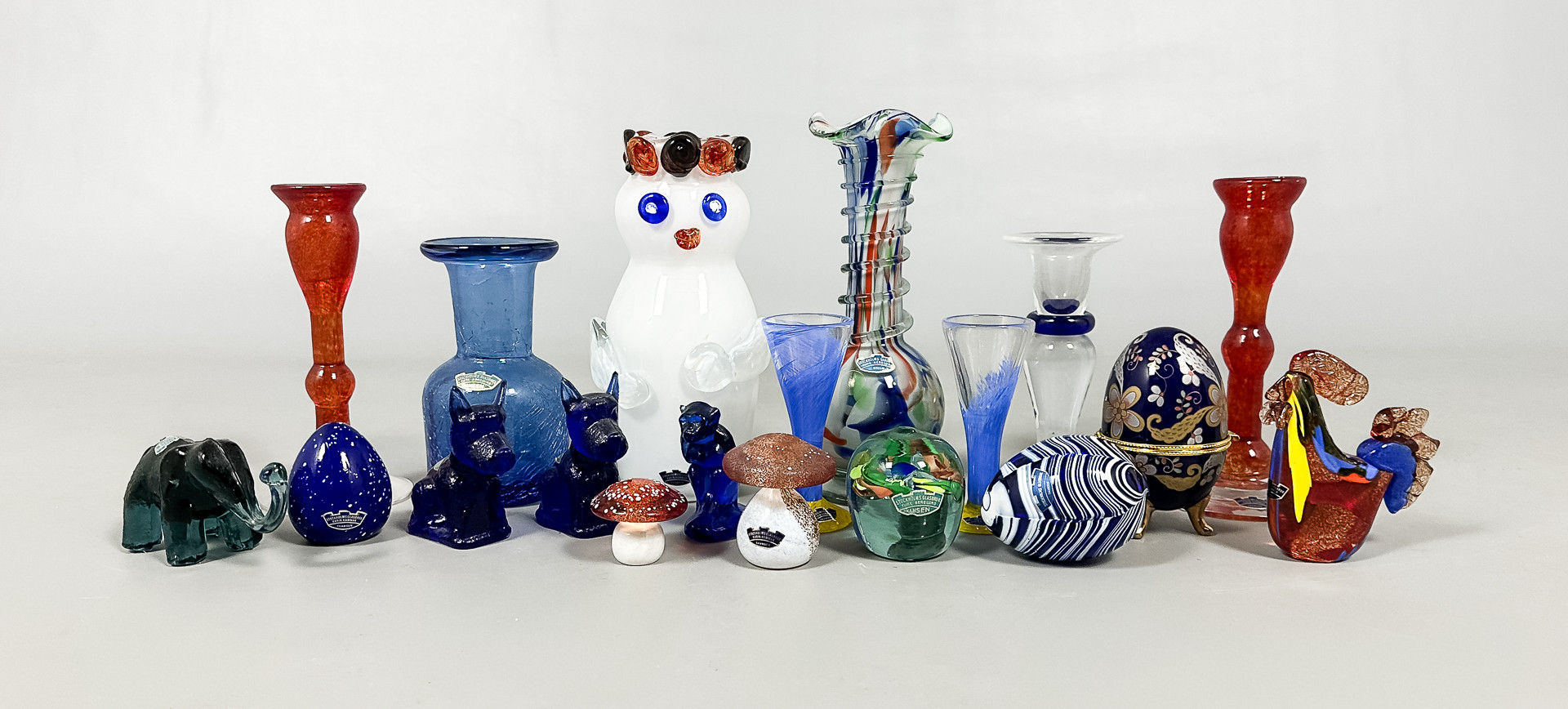 PARTI GLASKURIOSA, 19 delar, Stockholm Glasbruk, Skansen.