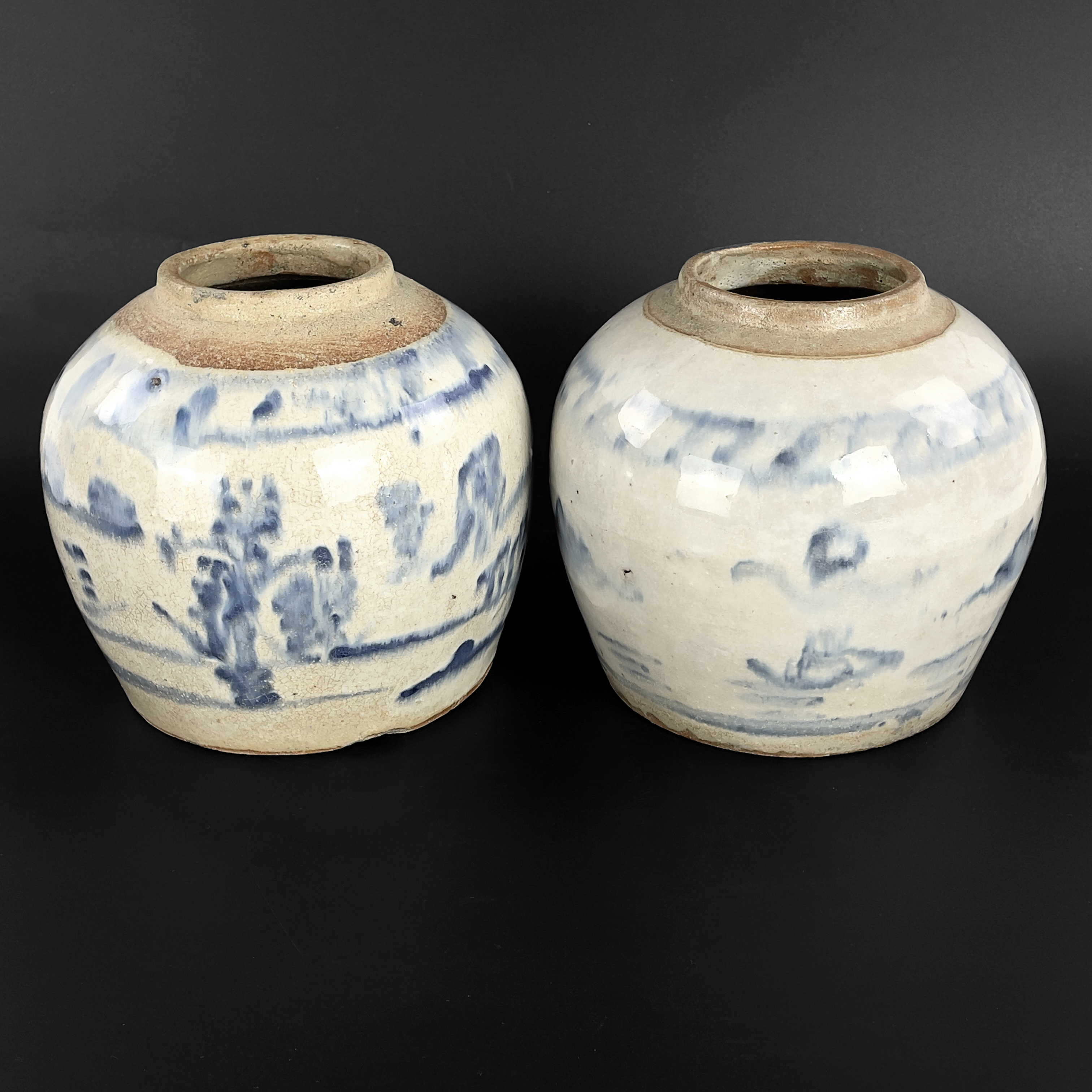 INGEFÄRSKRUS, 2 st. Keramik, Kina, 1800-tal.