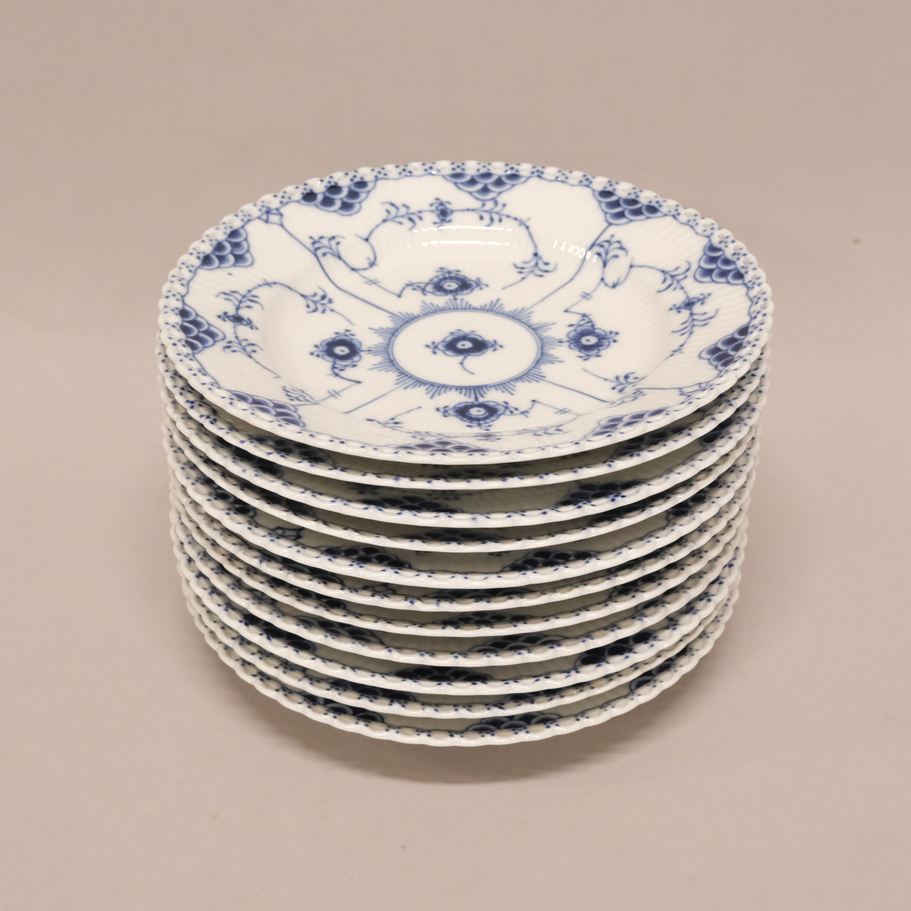 FÖRRÄTTSTALLRIKAR, "MUSSELMALET", HELBLOND, ROYAL COPENHAGEN, 11 STYCKEN.